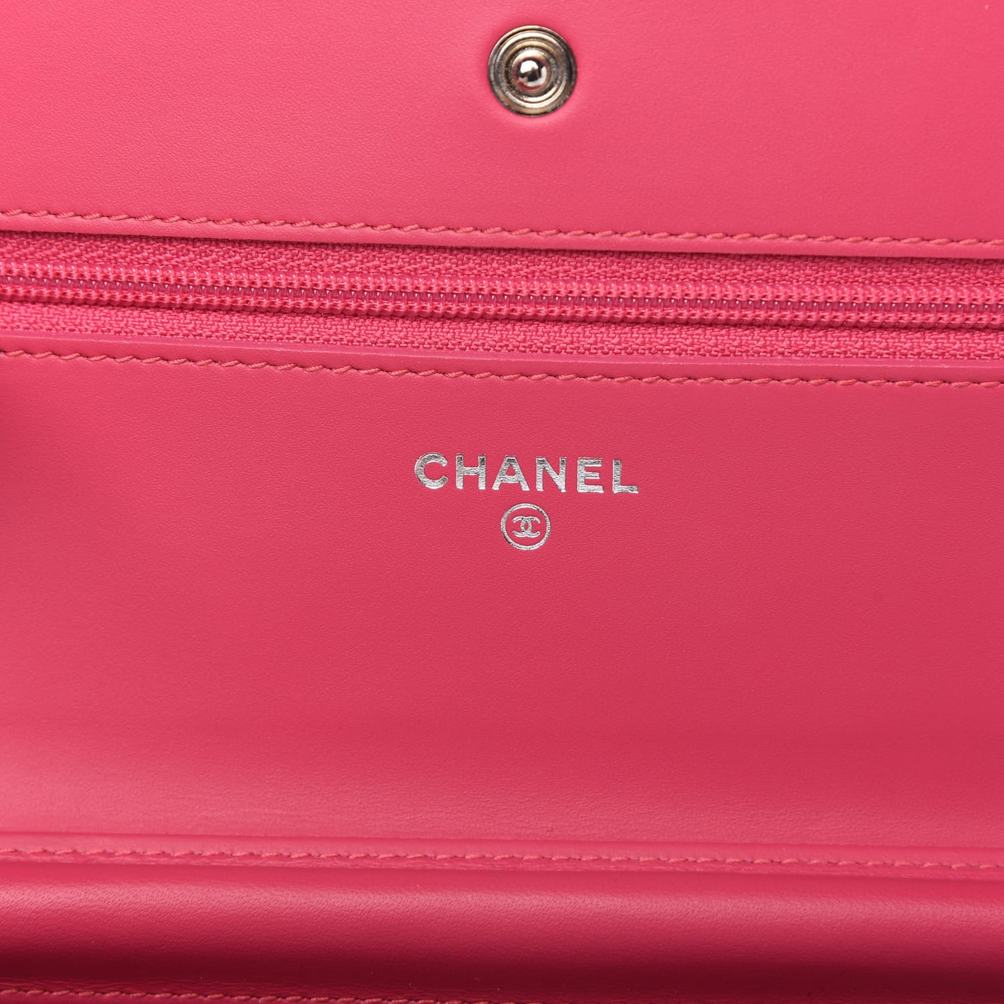 Patent Quilted Wallet On Chain WOC Fuchsia