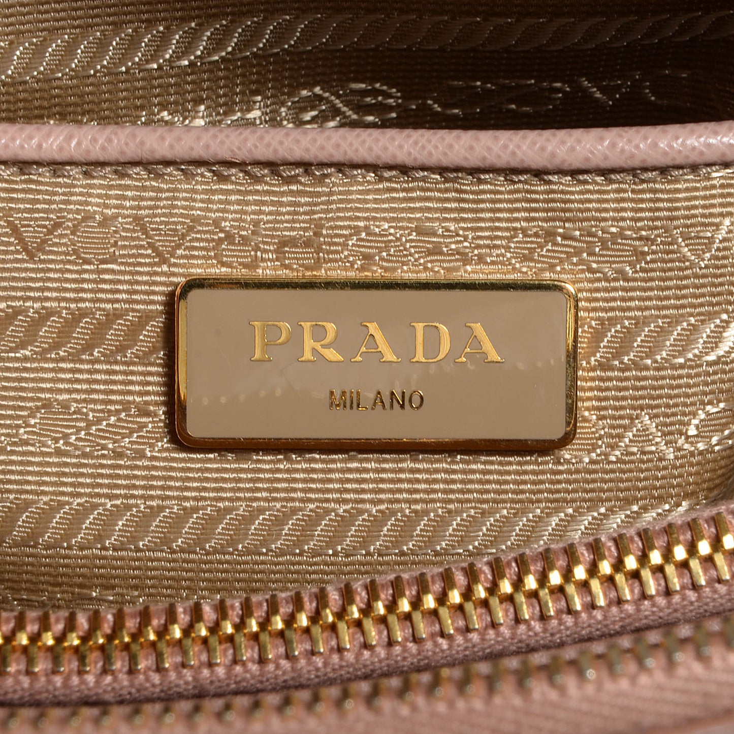 Saffiano Lux Promenade Tote Cameo Cammeo