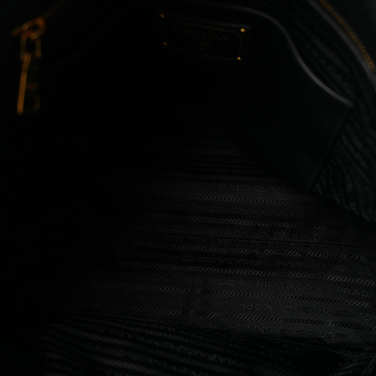 Vitello Daino Shopping Tote Black