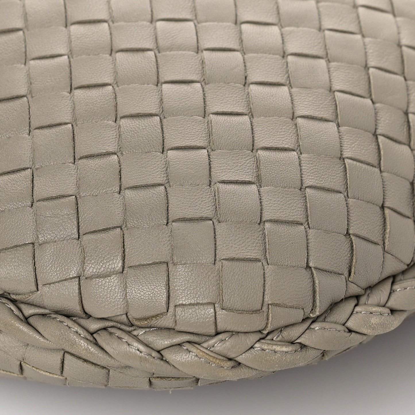Nappa Intrecciato Medium Veneta Hobo Fume