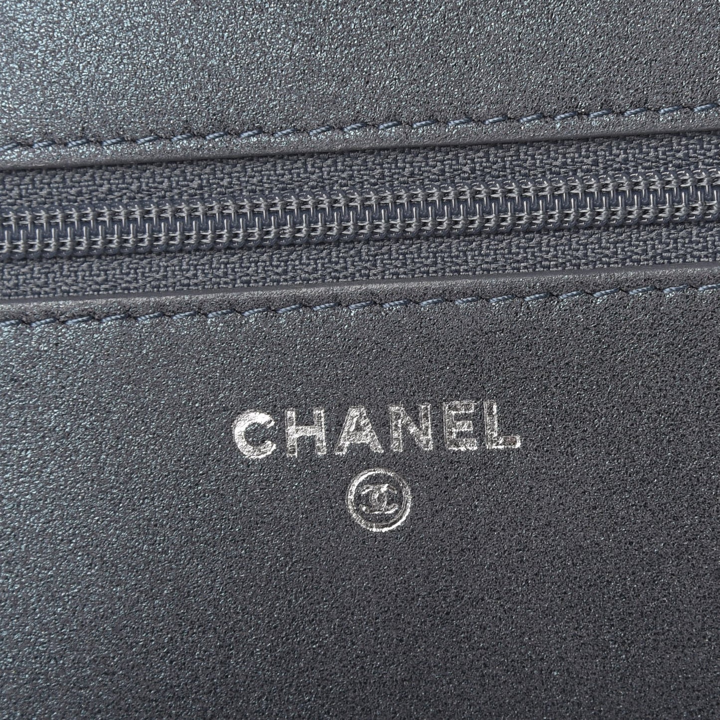 Crystal Quilted Wallet On Chain WOC Blue
