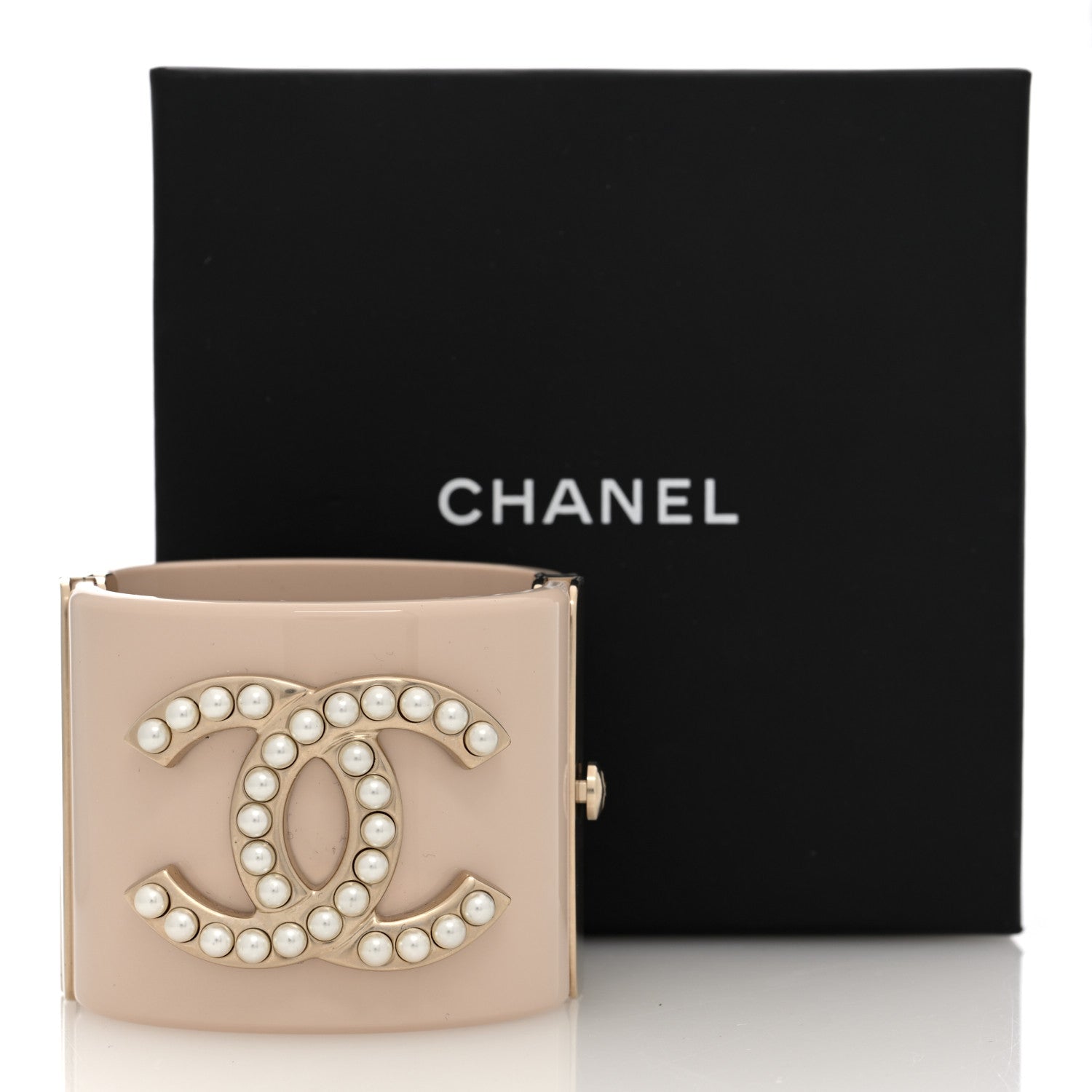 Chanel Resin Pearl CC Cuff Gold Pearly White Beige 5 of 5