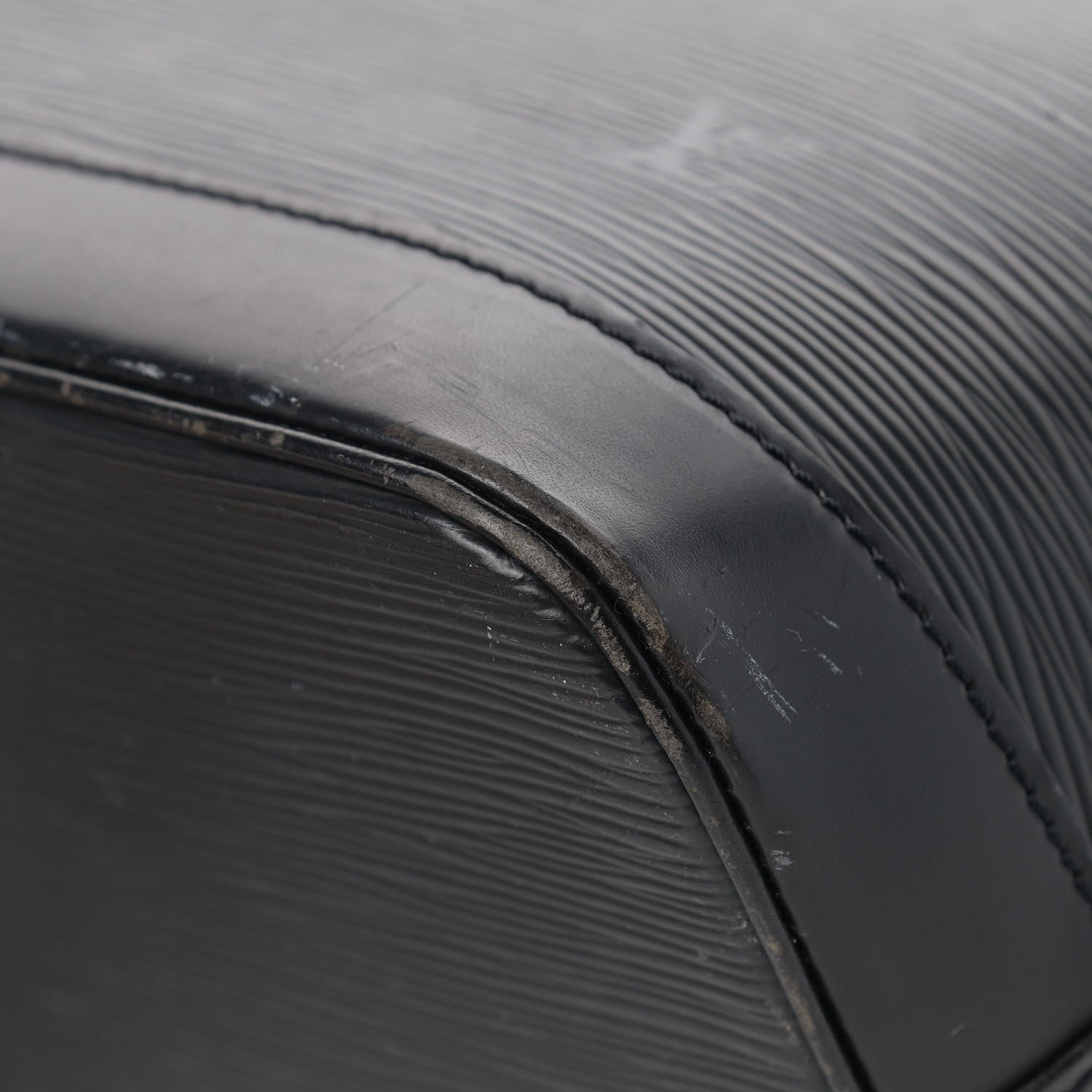Louis Vuitton Epi Alma PM Black 9 of 17