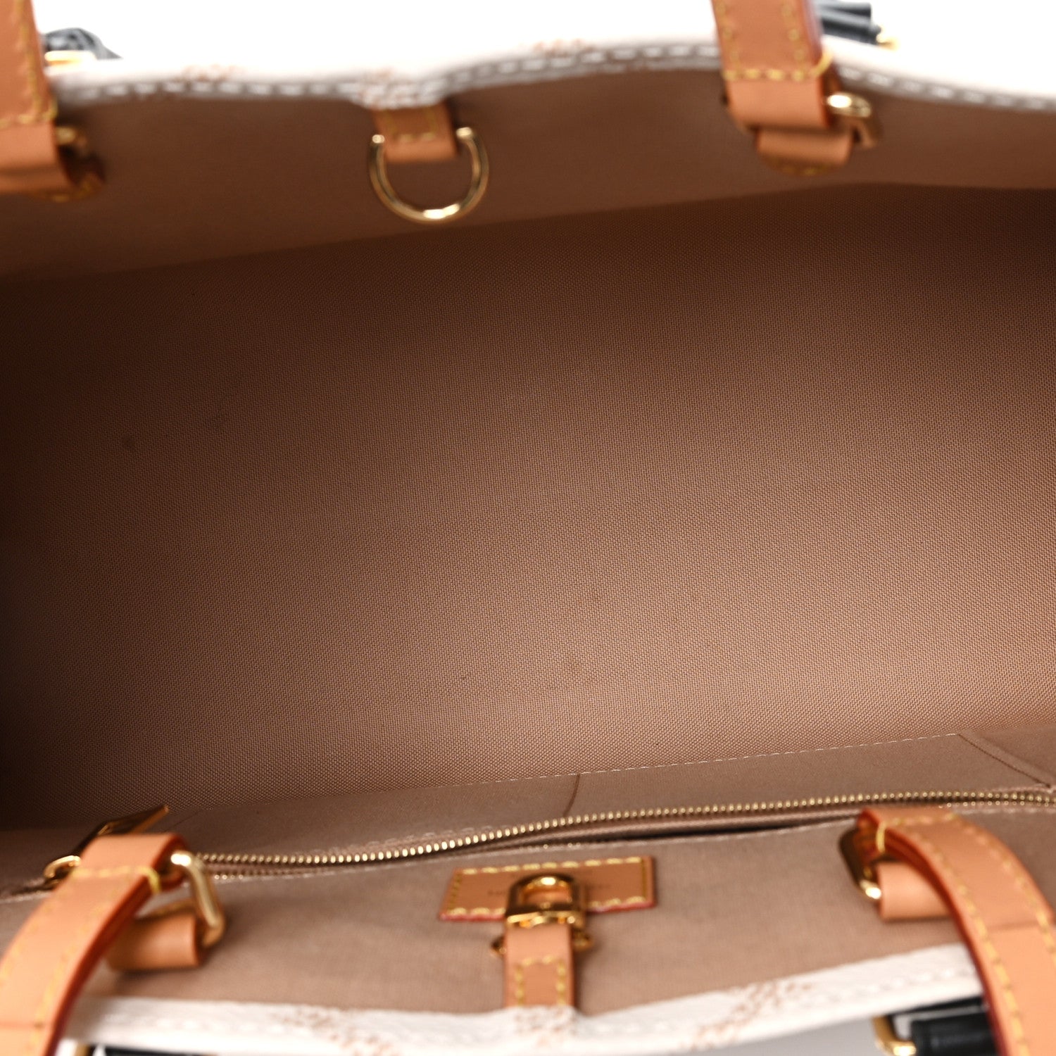 Louis Vuitton Monogram Dune Giant Onthego MM 4 of 8