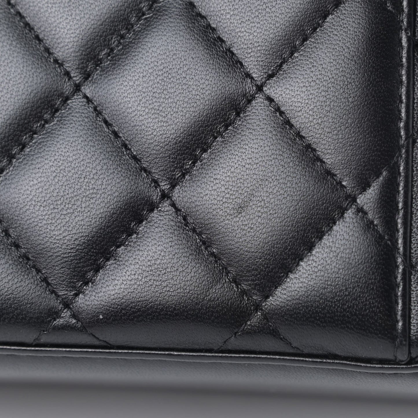 Lambskin Quilted Small Vanity Case With Chain Black