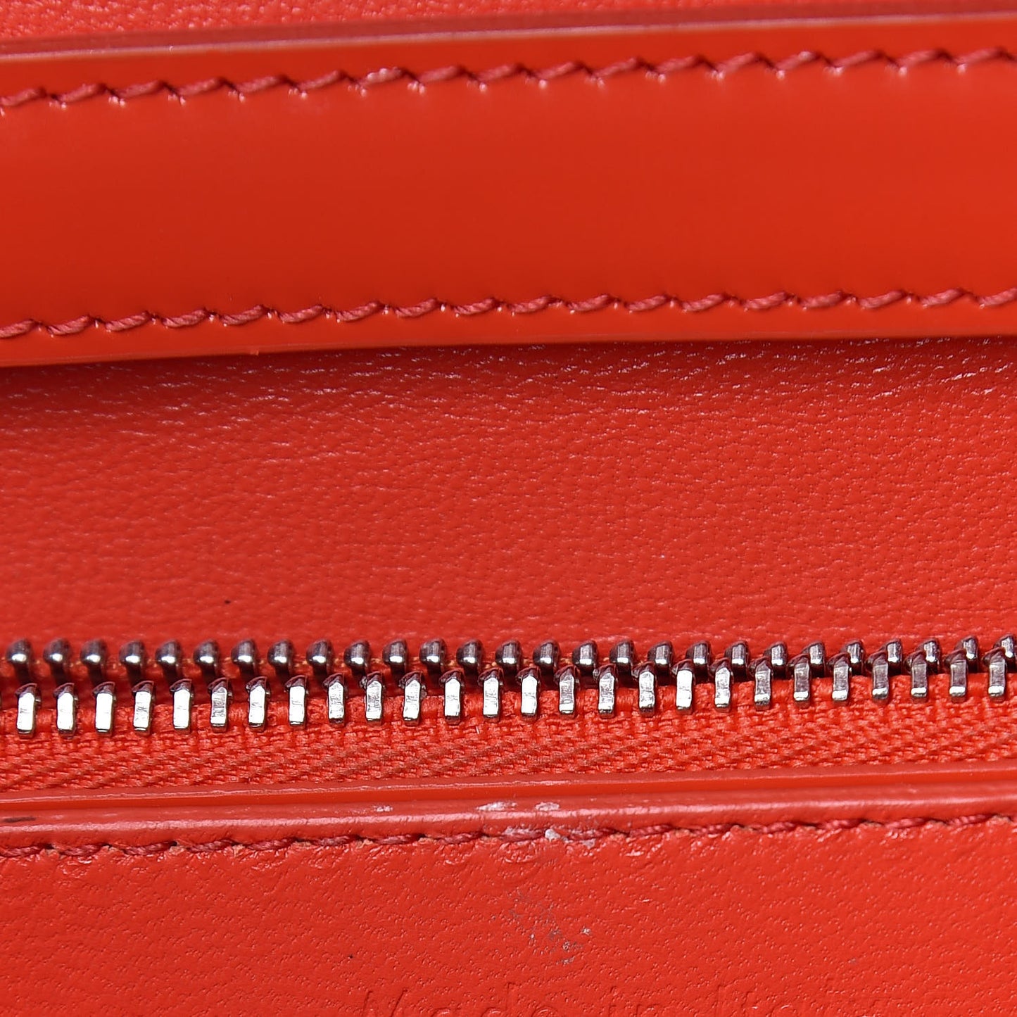 Spazzolato Calfskin Classic Box Medium Flap Vermillion