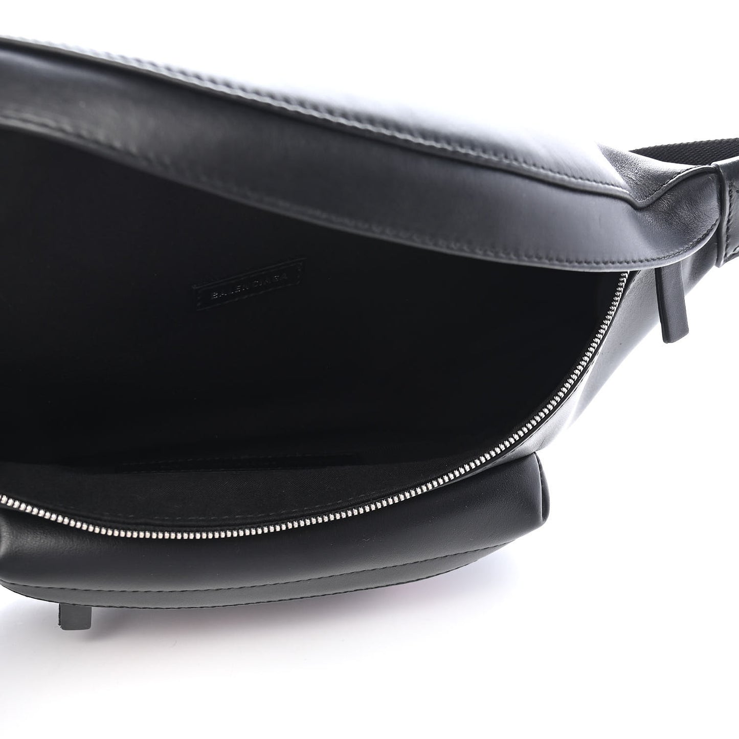 Supple Calfskin Signature Logo Large Everyday Beltpack Black