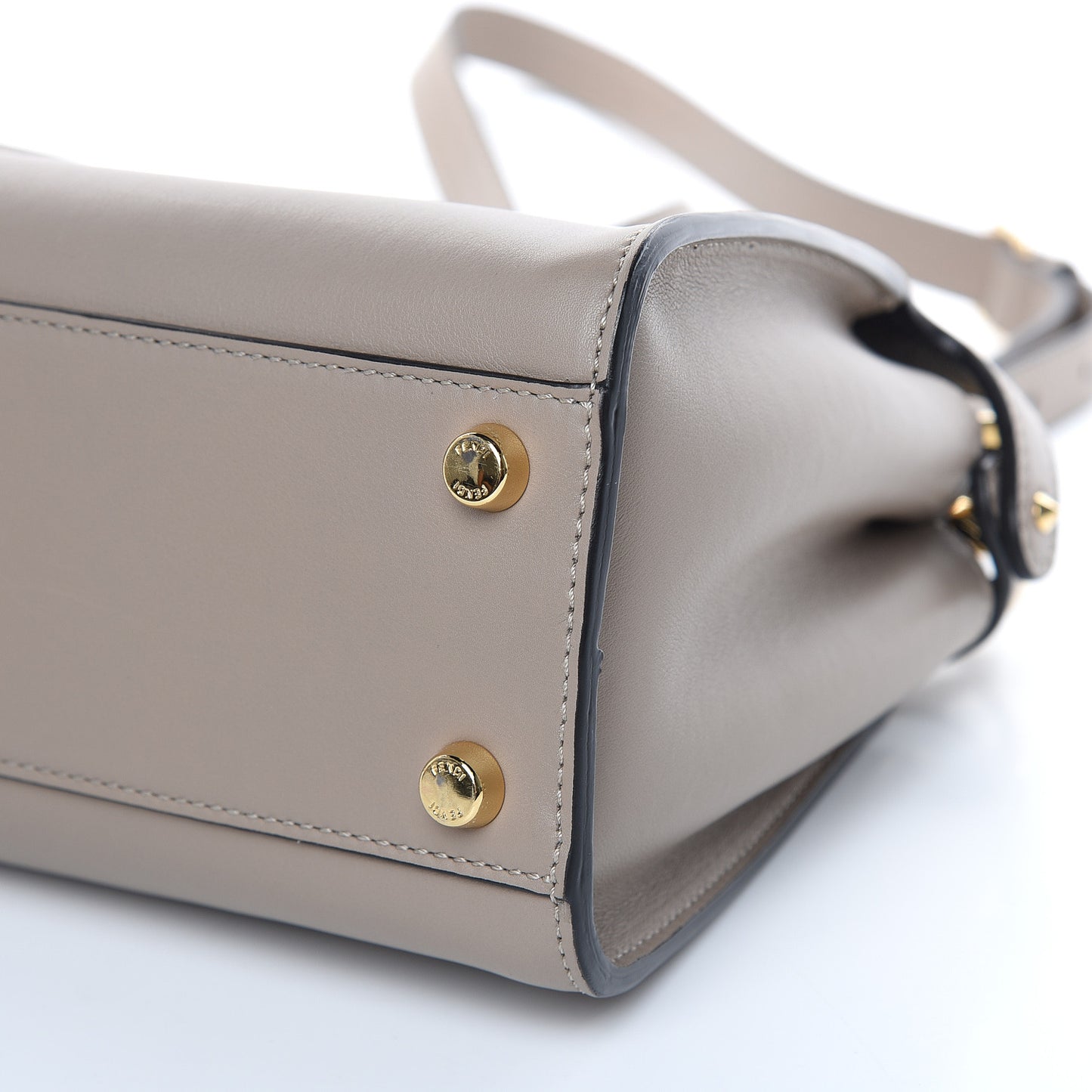Vitello Medium Peekaboo Iconic Essentially Satchel Grey