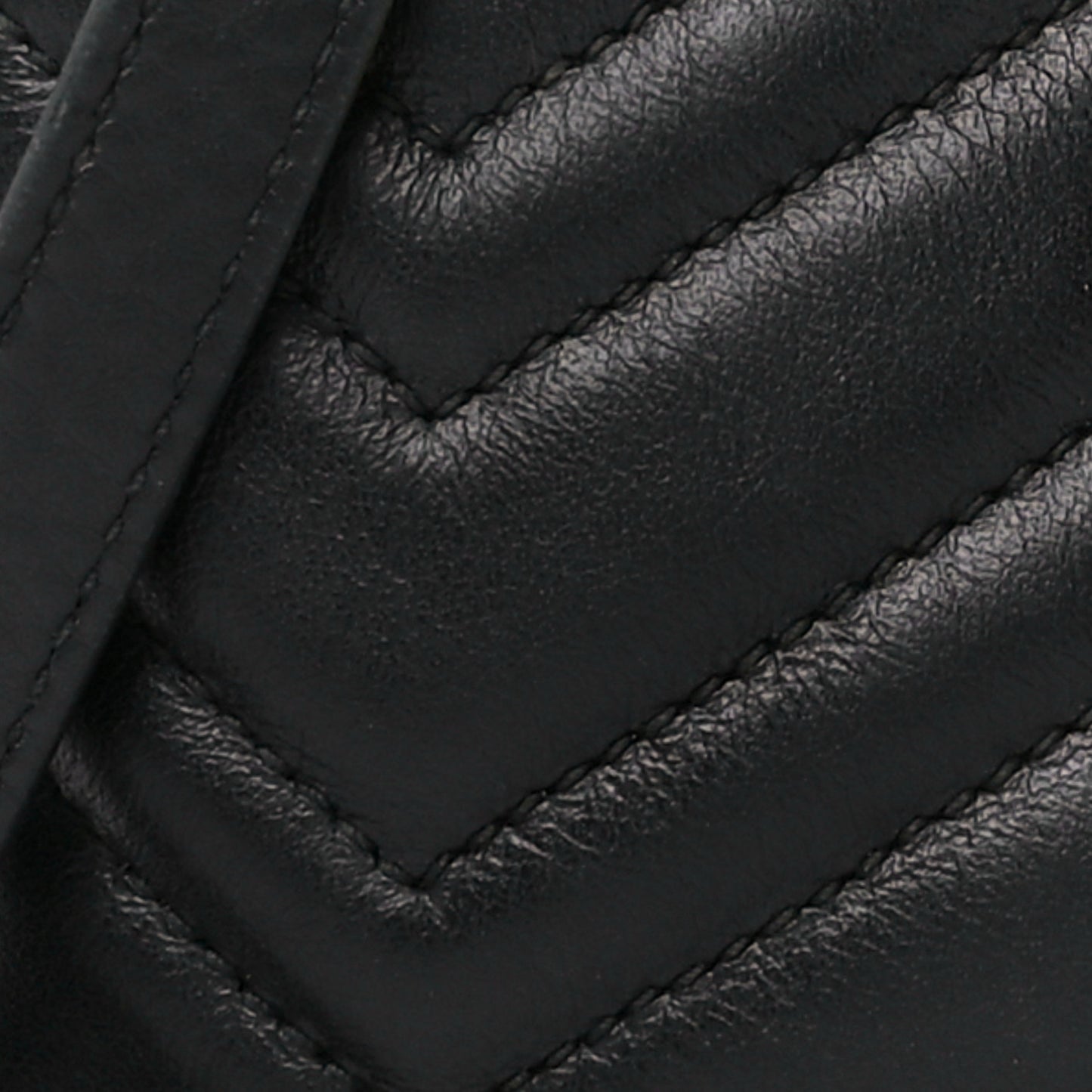Calfskin Matelasse Mini GG Marmont Chain Shoulder Bag Black