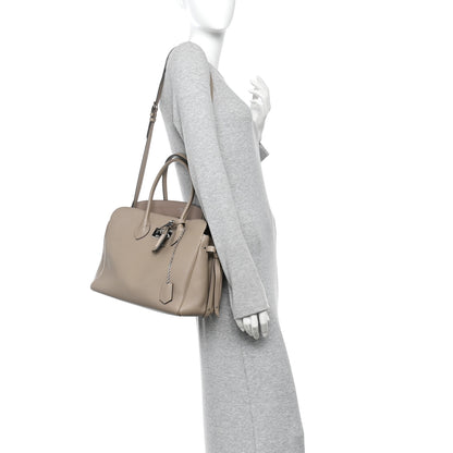 Louis Vuitton Veau Nuage Milla MM Tourterelle 2 of 9