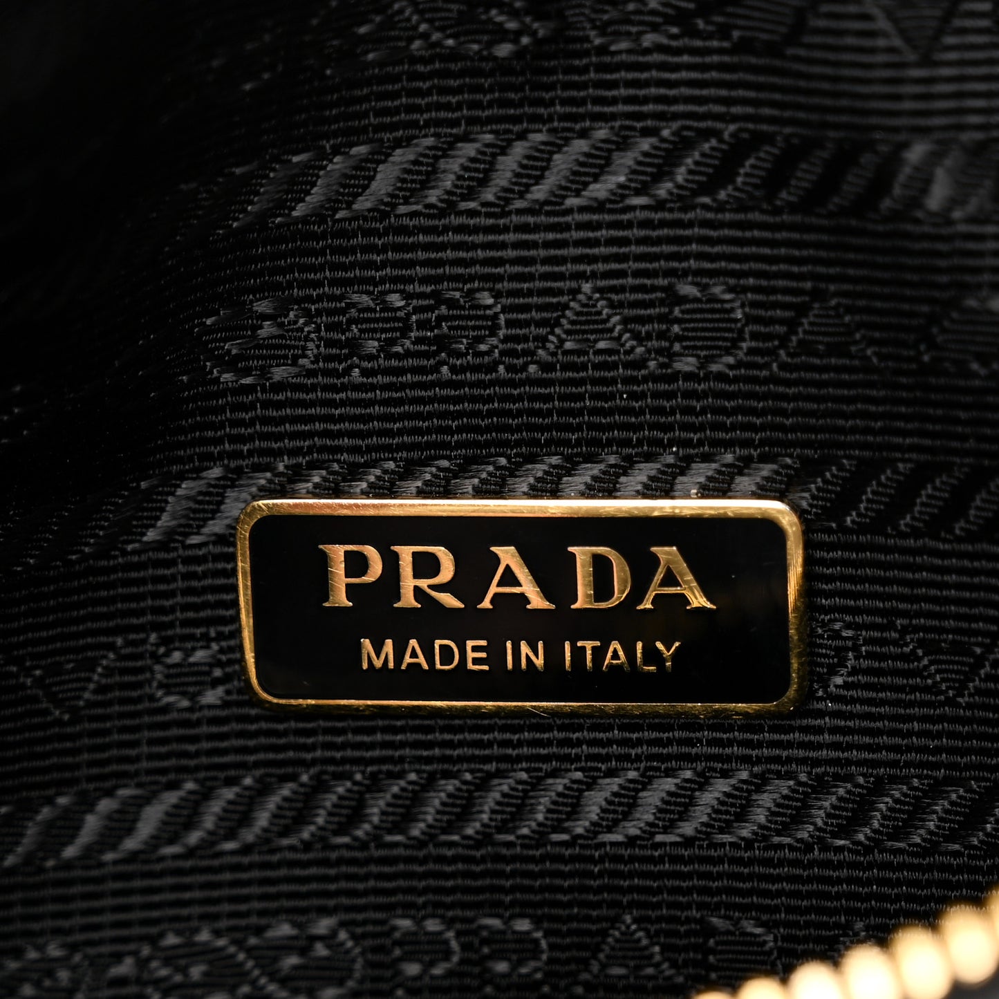 Vitello Daino Small Shoulder Bag Black