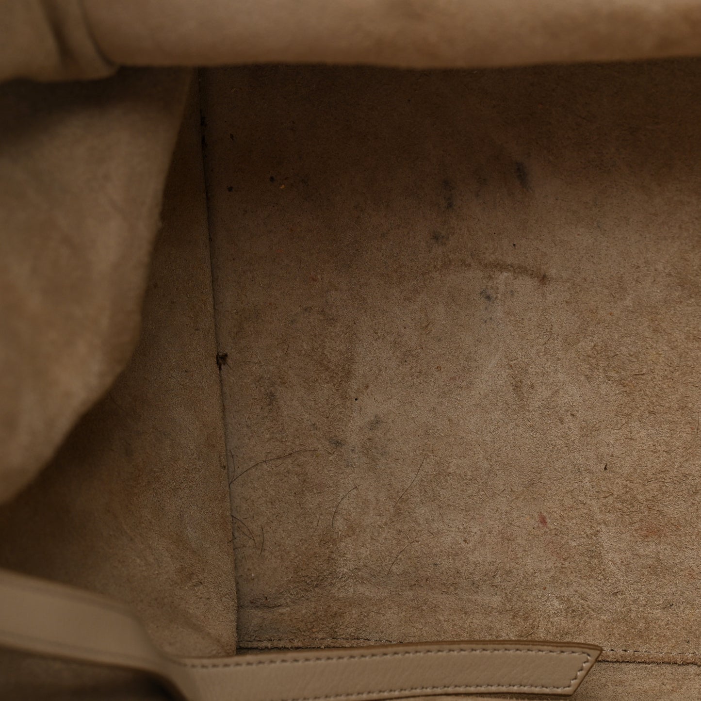Grained Calfskin Medium Phantom Luggage Dune
