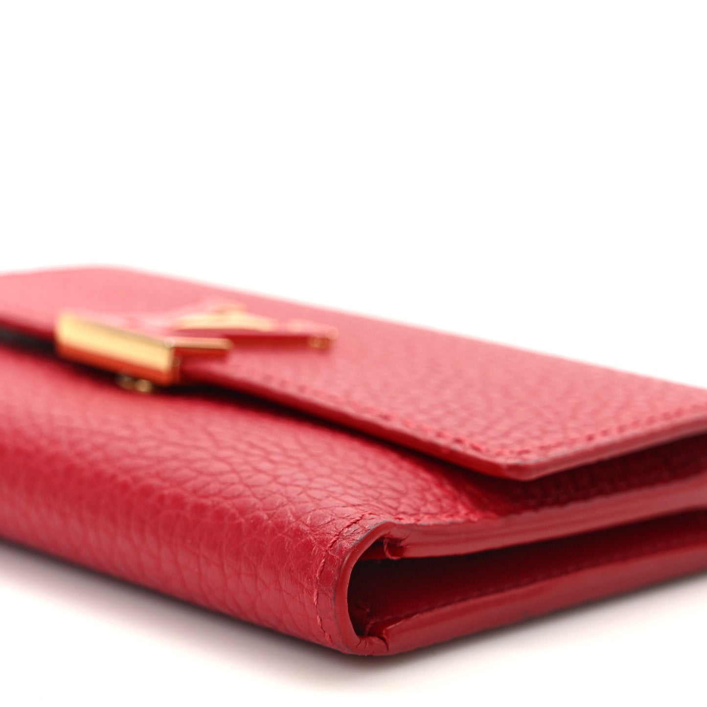 Taurillon Capucines Compact Wallet Rubis