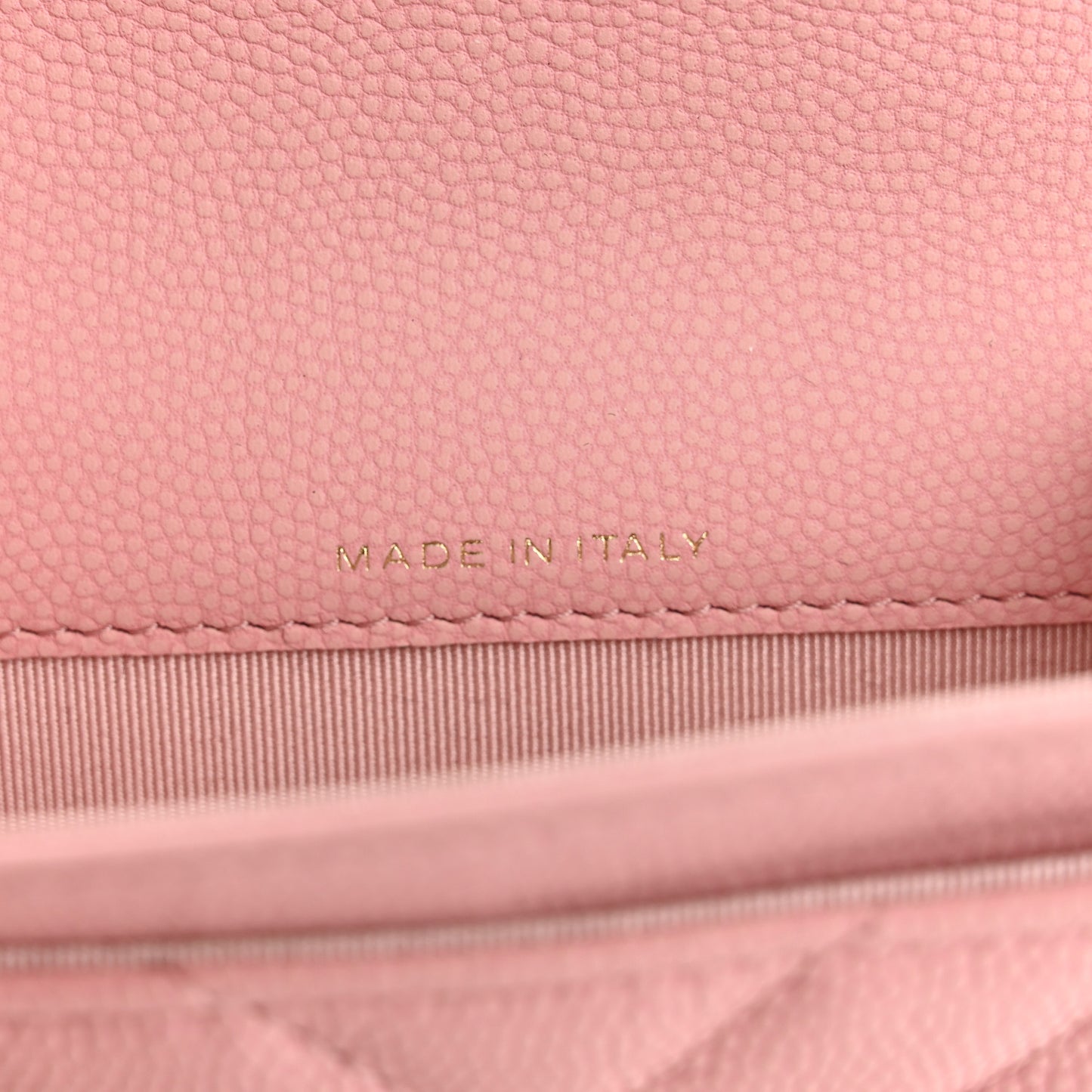 Caviar Flat Chevron Quilted Flap Card Holder Pink