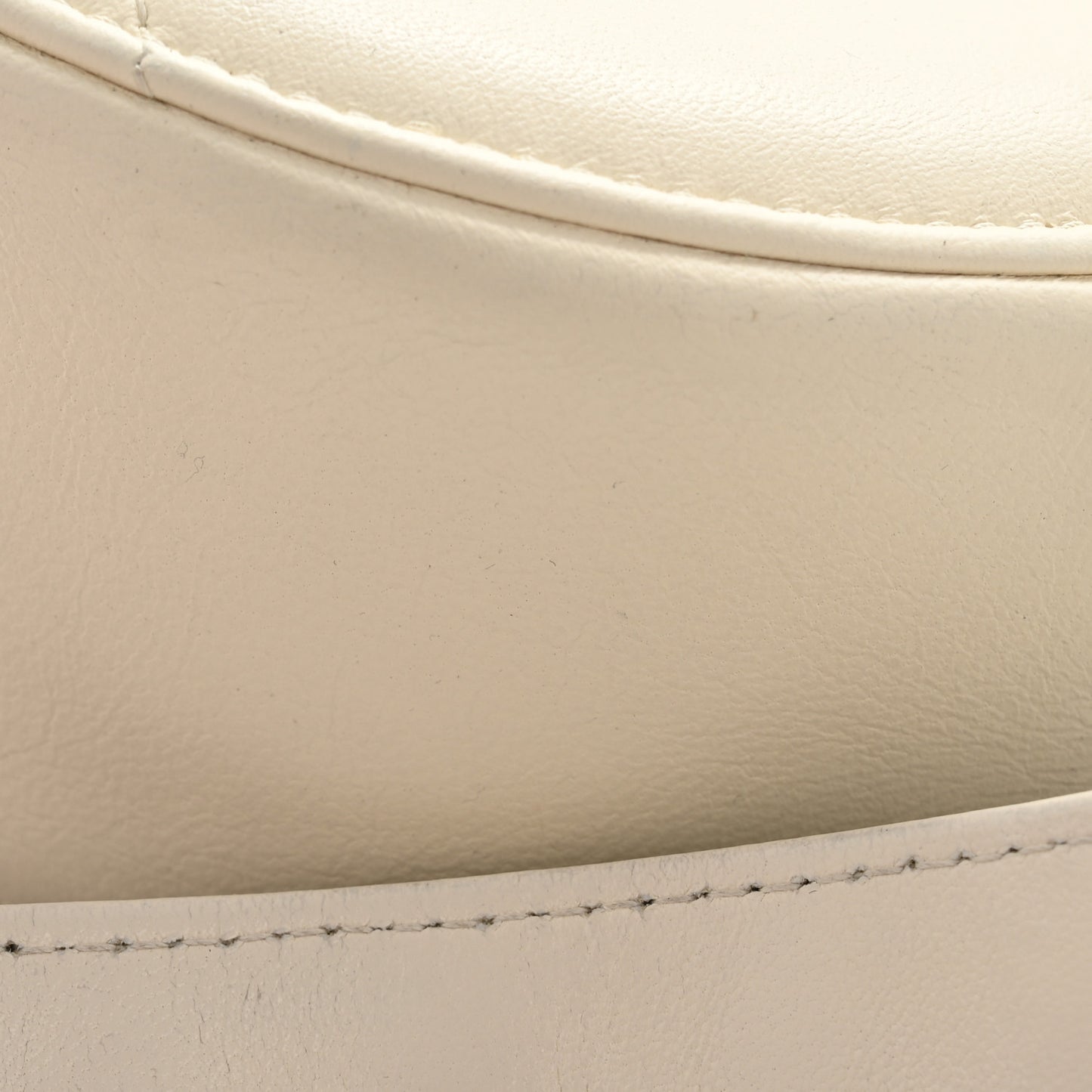 Lambskin Quilted Chanel 19 Round Clutch With Chain White