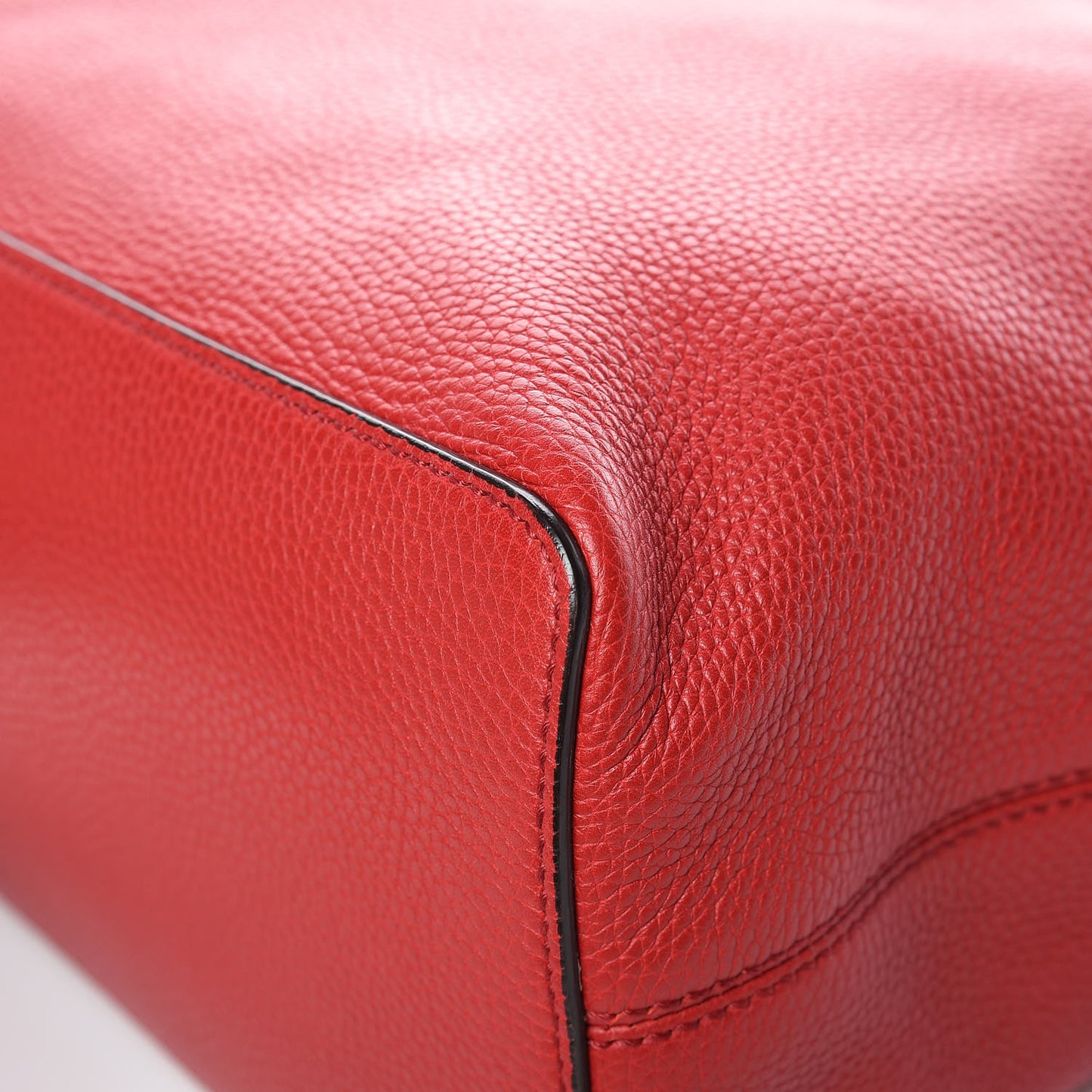 Pebbled Calfskin Large Soho Hobo Tabasco Red