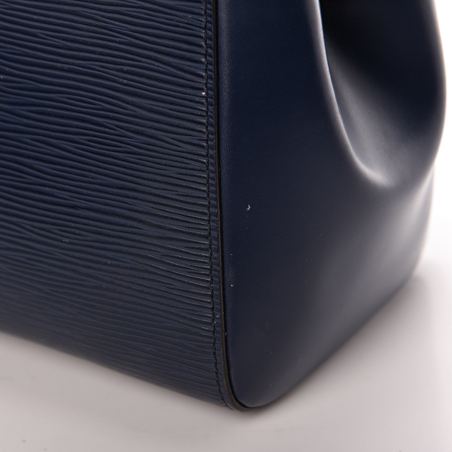 Louis Vuitton Epi Cluny MM Indigo 18 of 20