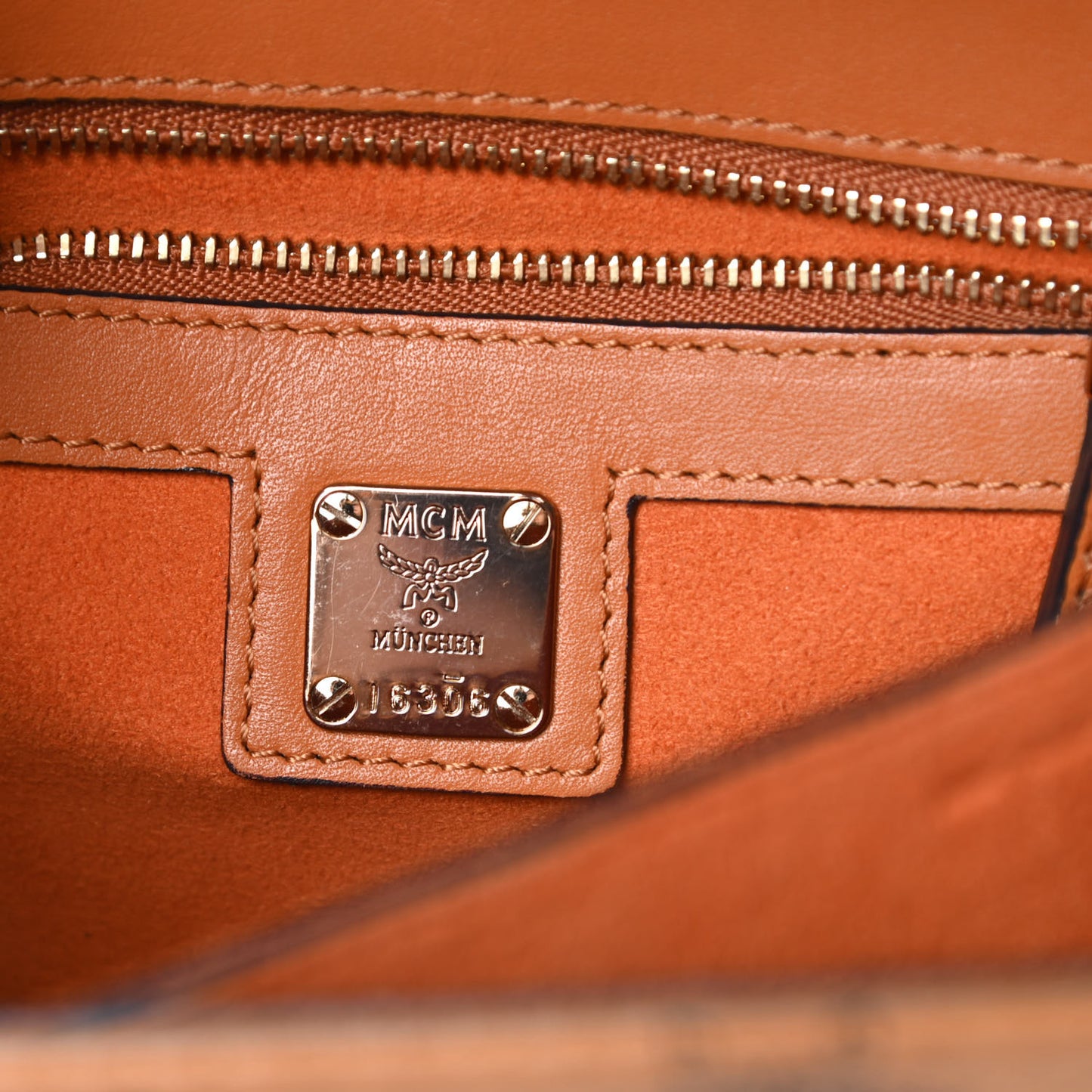 Visetos Studded Victory Patch Patricia Shoulder Bag Cognac