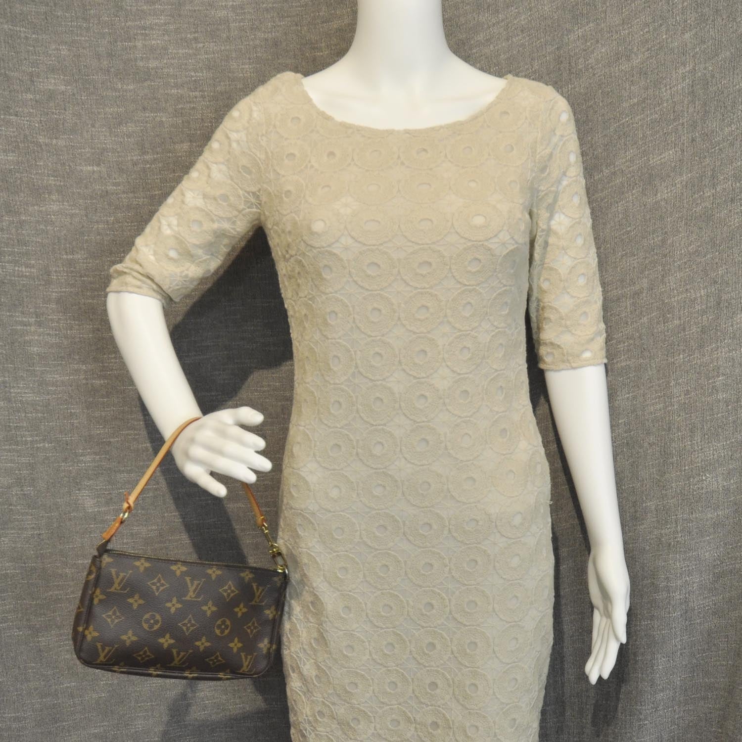 Louis Vuitton Monogram Pochette Accessories Bag 4 of 10
