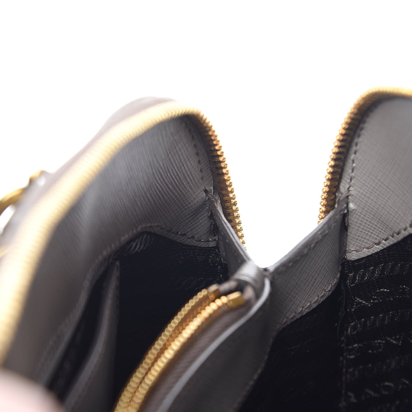 Saffiano Lux Medium Promenade Tote Argilla