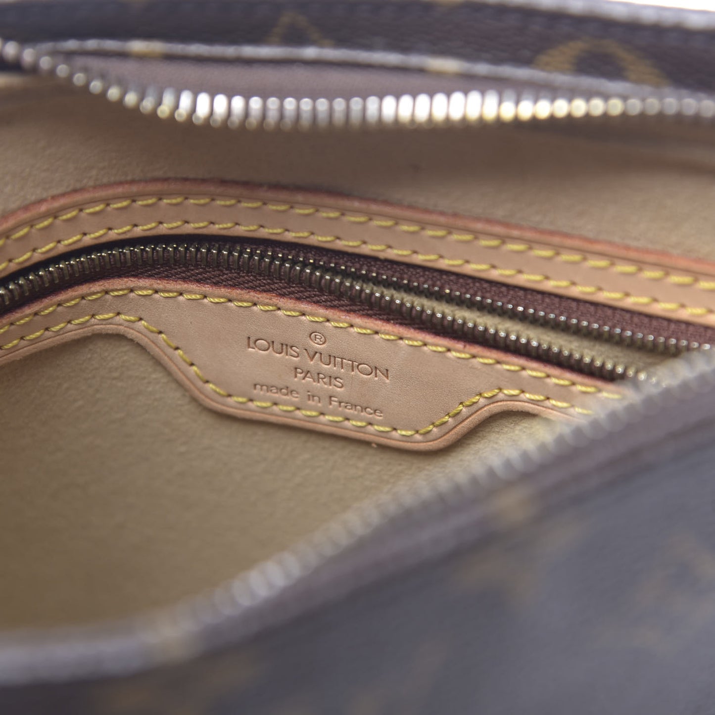 Monogram Looping MM