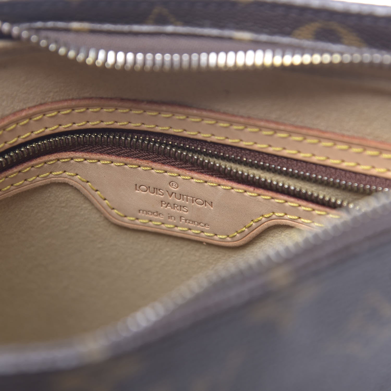 Louis Vuitton Monogram Looping MM 6 of 12
