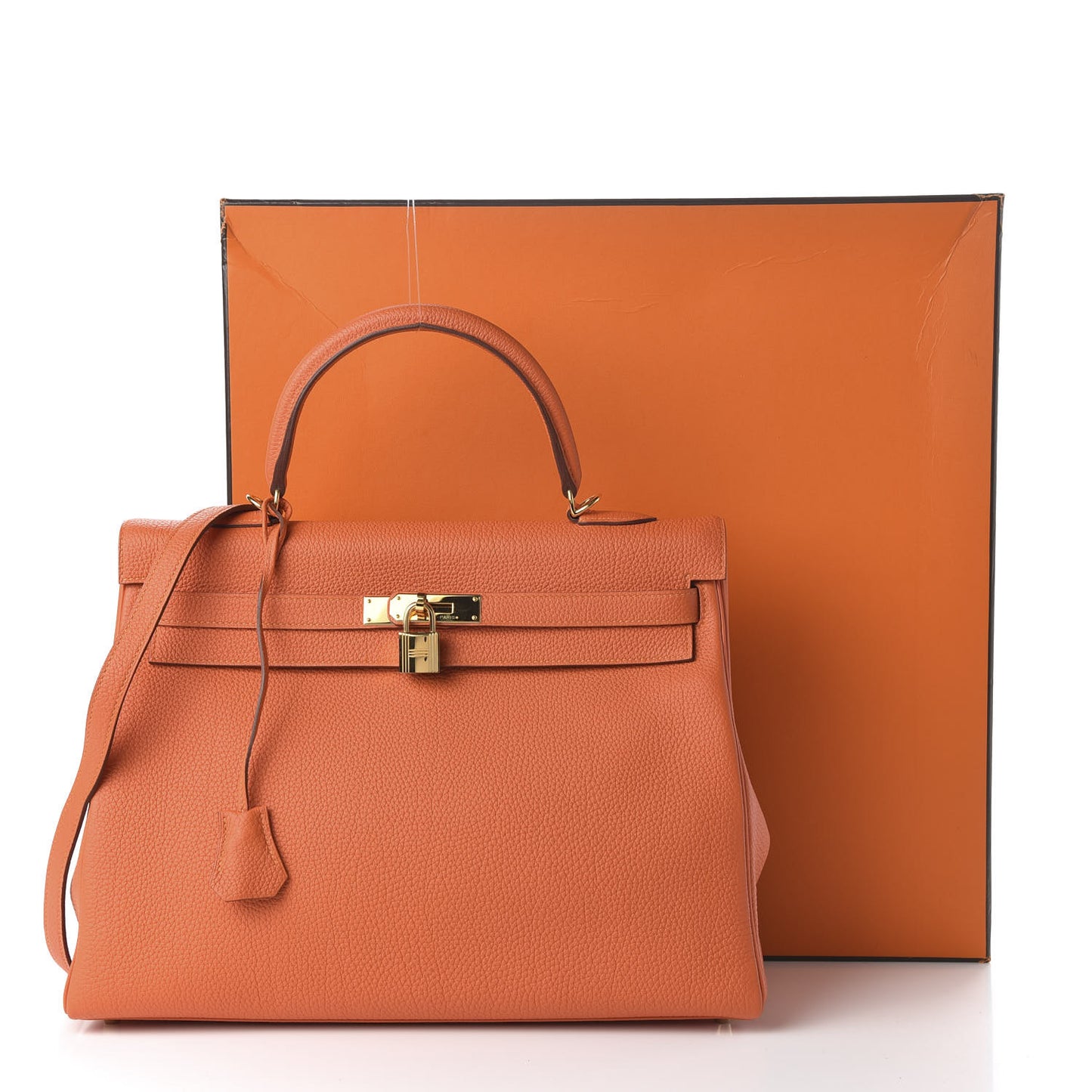 Togo Kelly Retourne 35 Feu