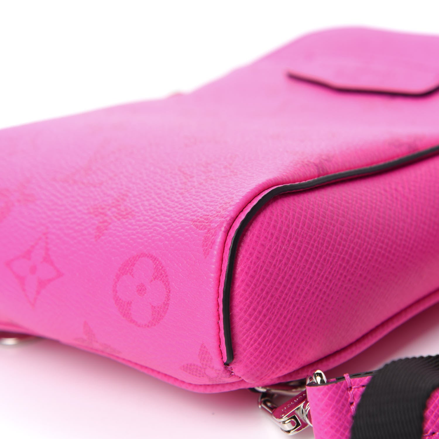 Louis Vuitton Taigarama Outdoor Slingbag Fuchsia 6 of 9