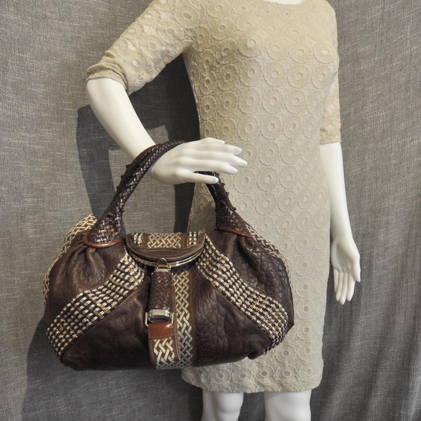 Nappa Embroidered Spy Cognac Avorio