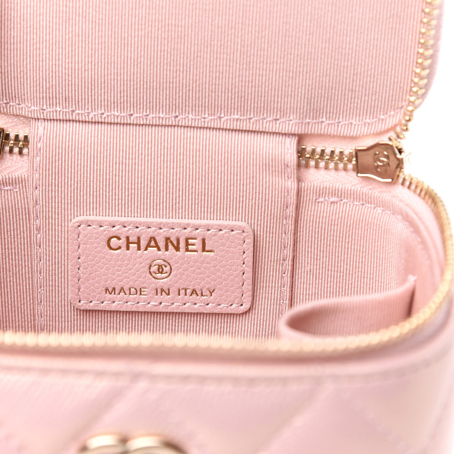 Iridescent Caviar Quilted Mini Pearl On Top Vanity Case With Chain Light Pink