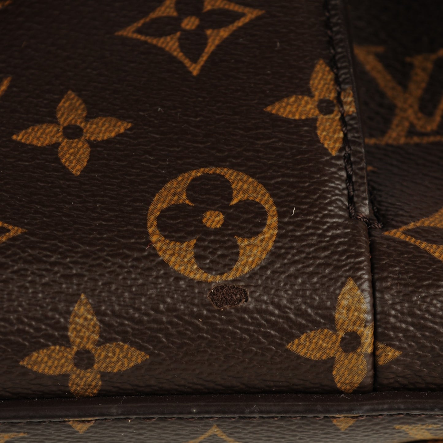 Monogram Metis