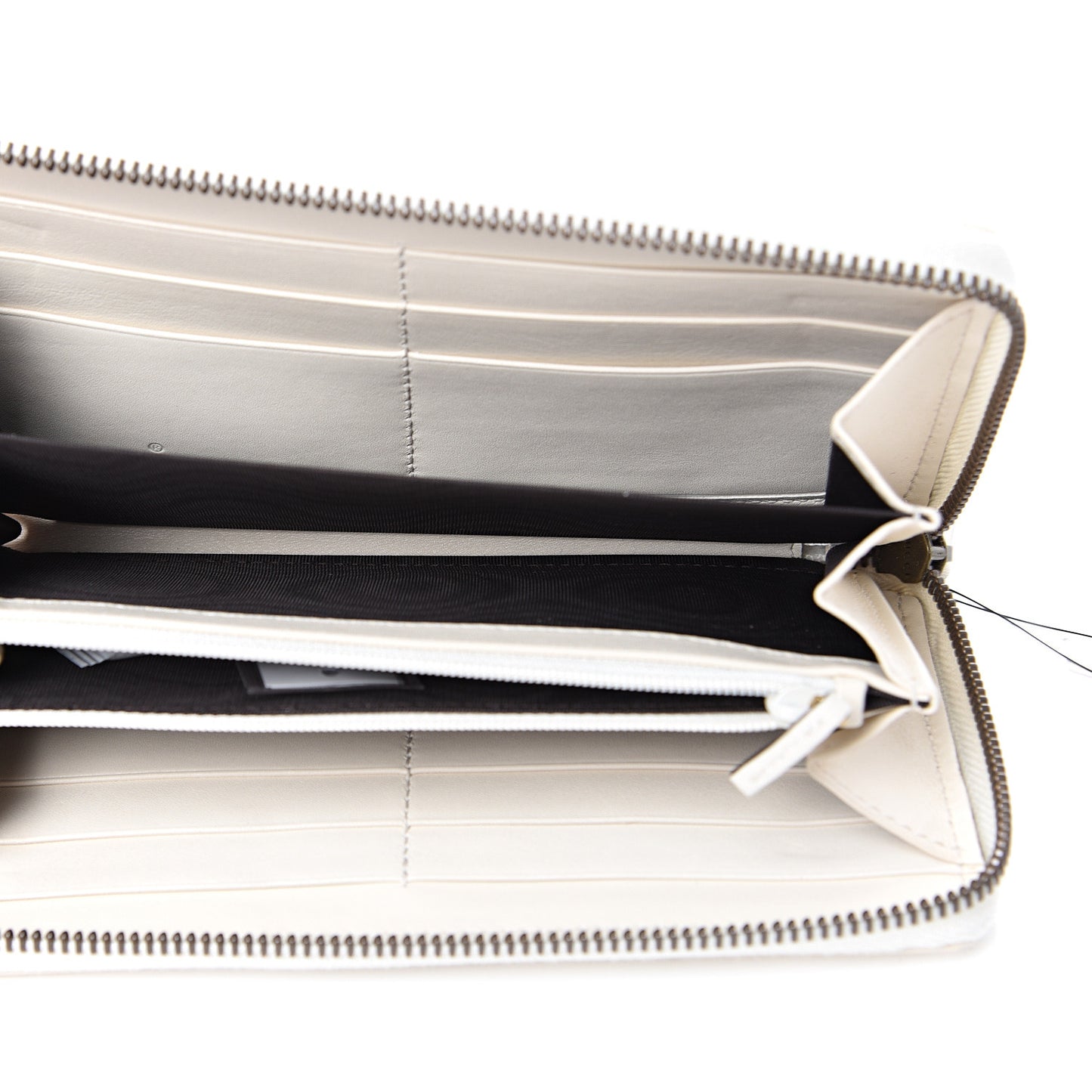 Calfskin Matelasse GG Marmont Zip Around Wallet White