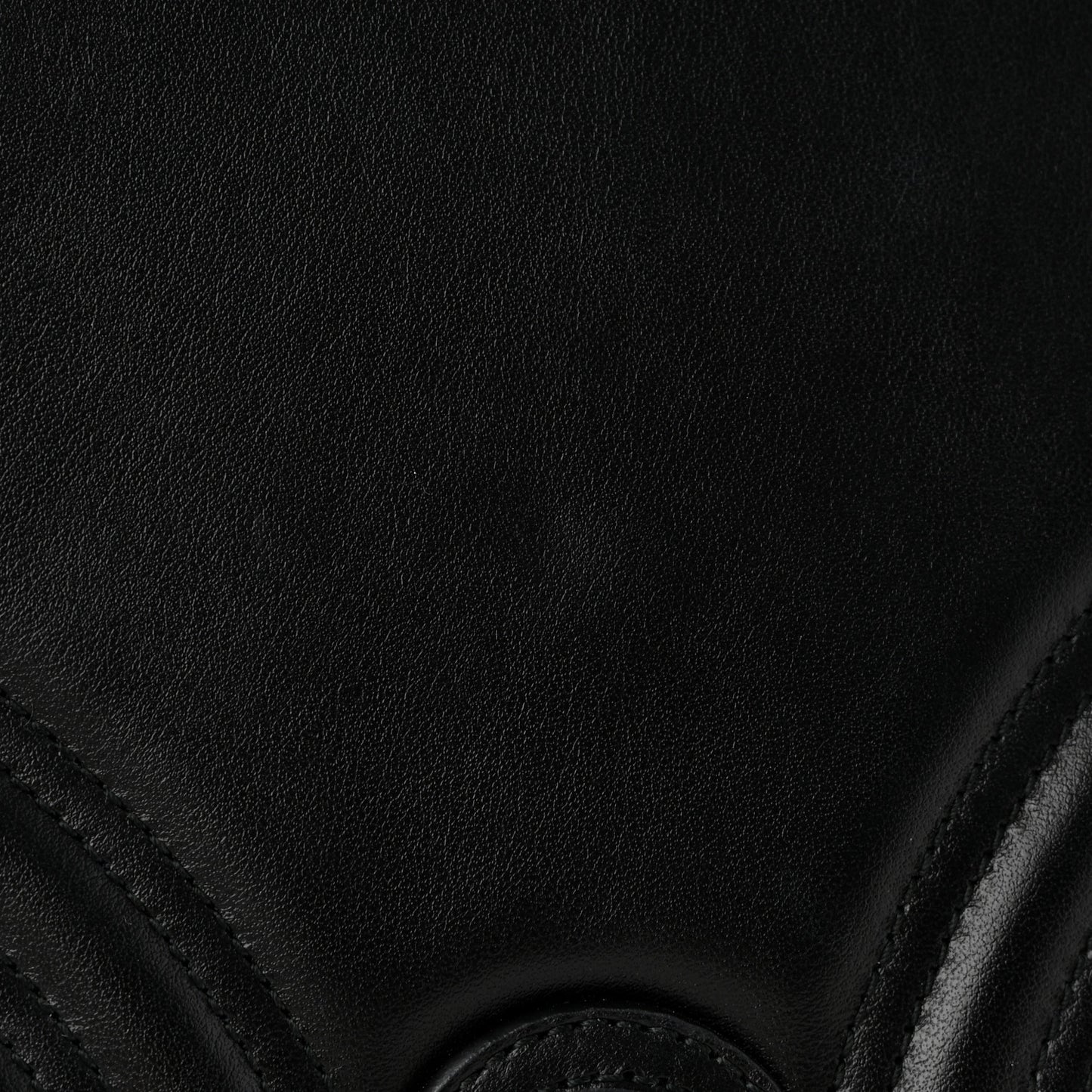 Calfskin Matelasse GG Marmont Clutch Black