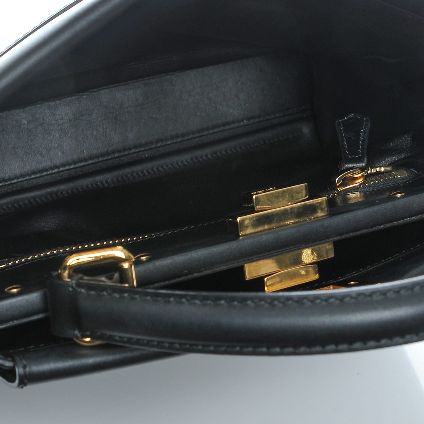 Vitello Morgan Shiny Nappa Medium Peekaboo Iconic Satchel Black