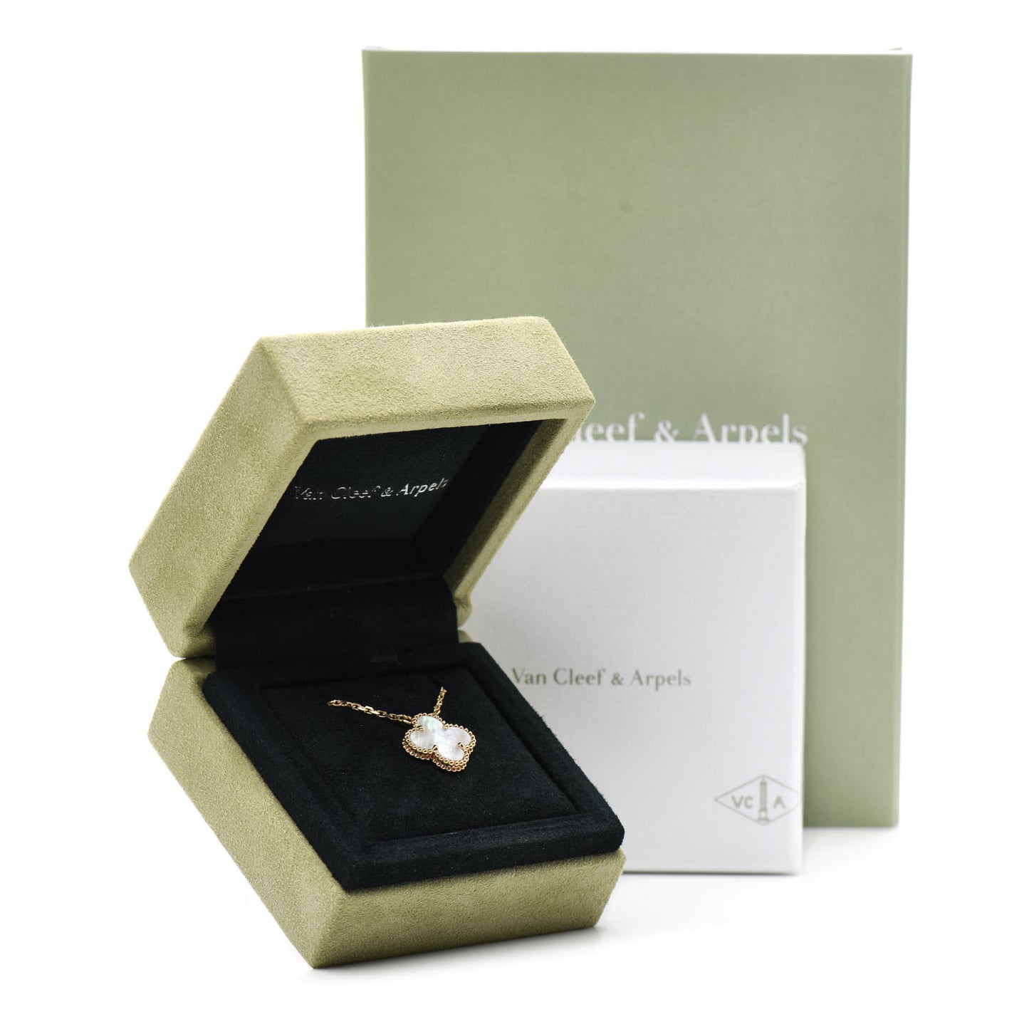 18K Yellow Gold Mother of Pearl Vintage Alhambra Pendant Necklace