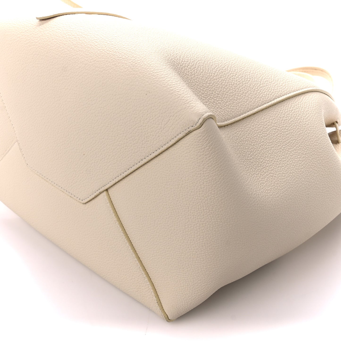 Soft Grained Calfskin Small Belt Cabas Phantom Vanilla