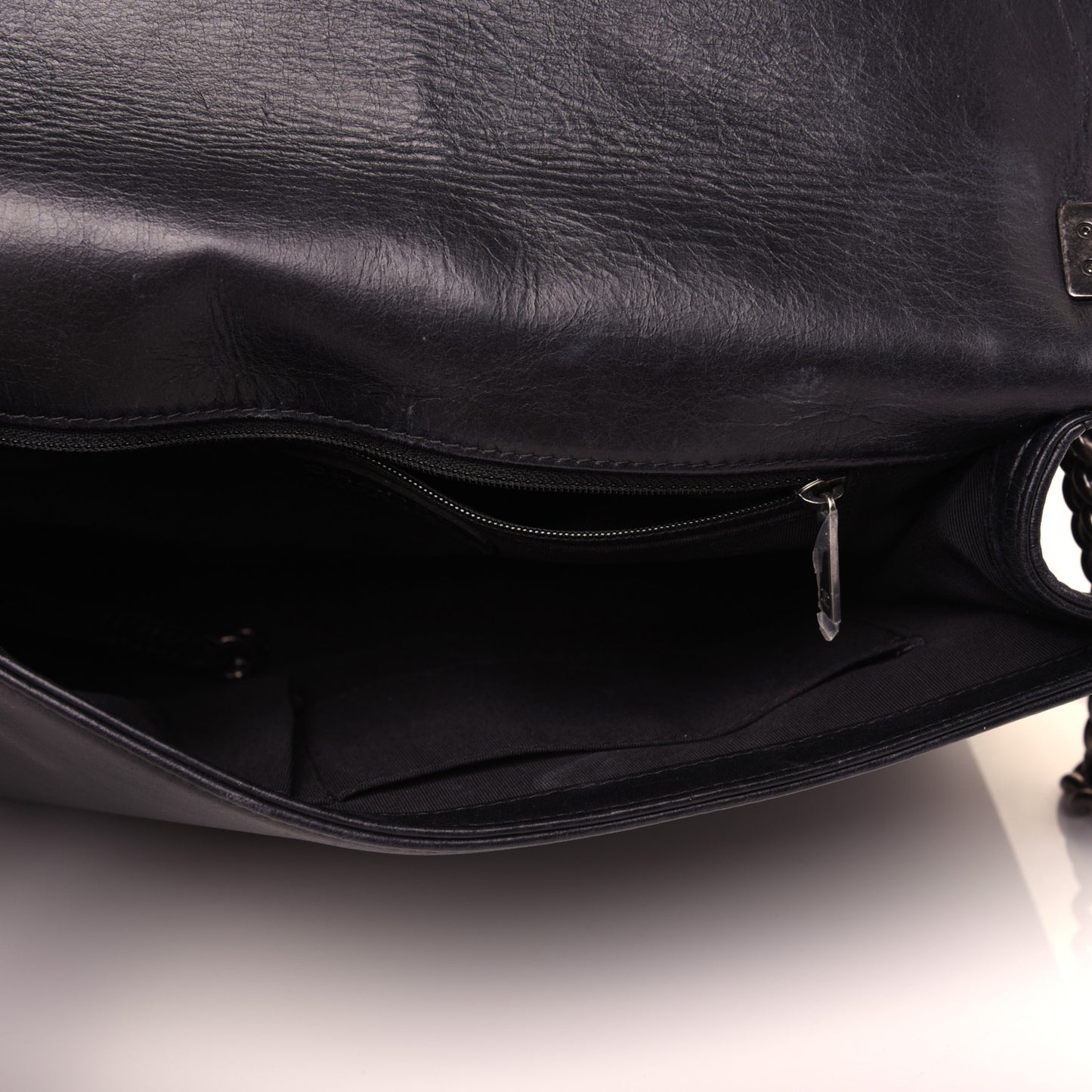 Calfskin Embossed Stitch Large Boy Flap Black