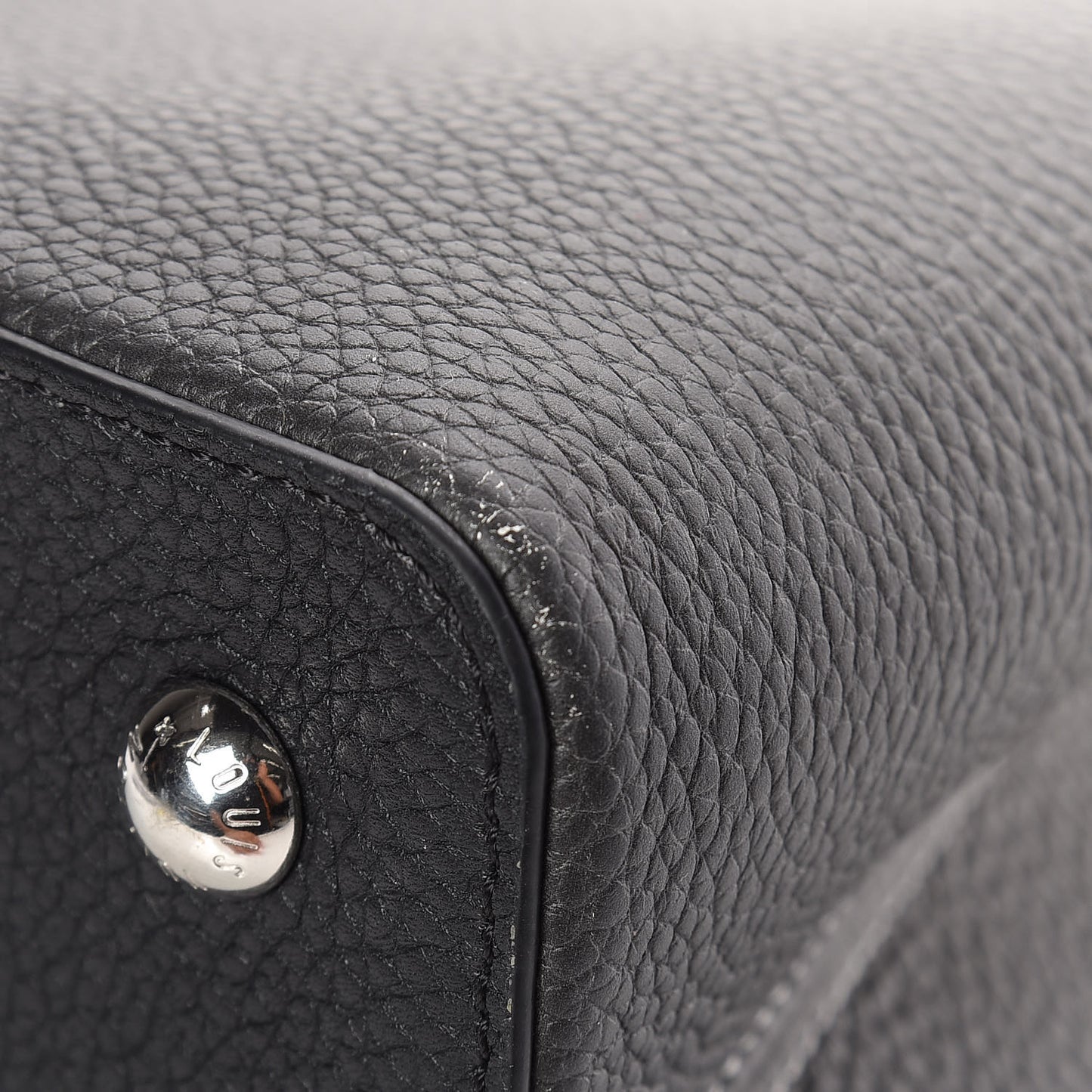 Taurillon Capucines MM Cloudy Black