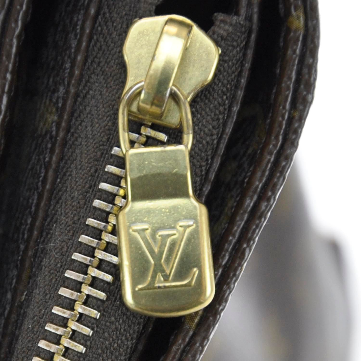 Louis Vuitton Monogram Cabas Mezzo 8 of 11