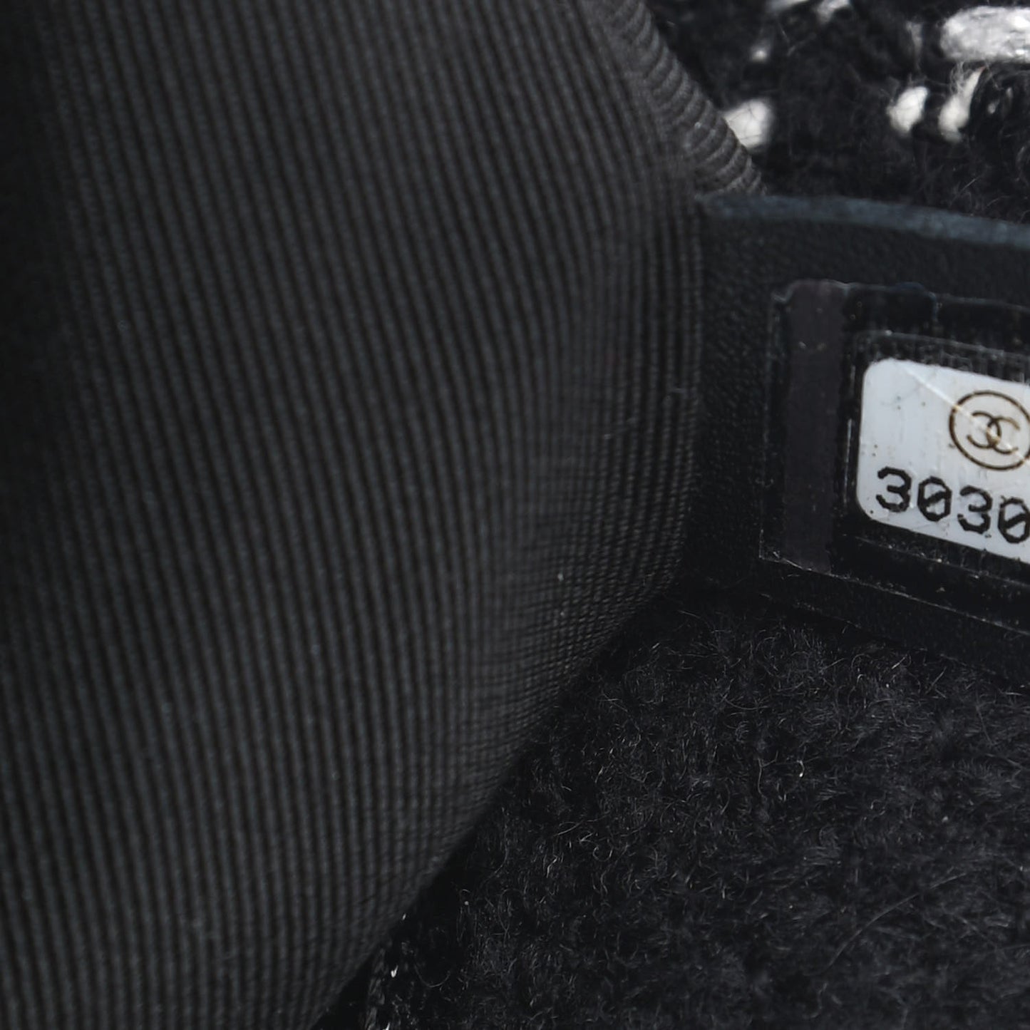 Tweed Quilted Medium Chanel 19 Flap Black White