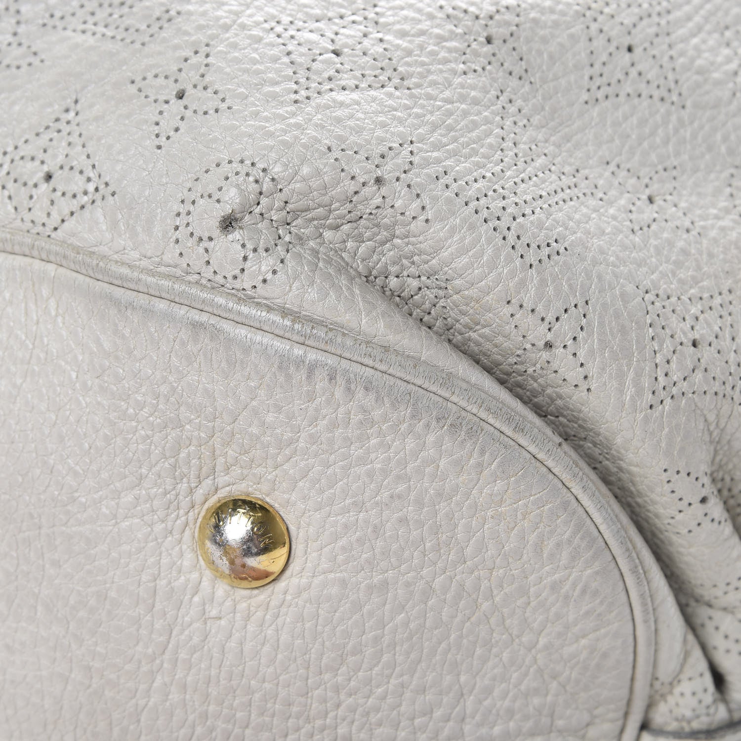 Louis Vuitton Mahina XL Ivory 8 of 25