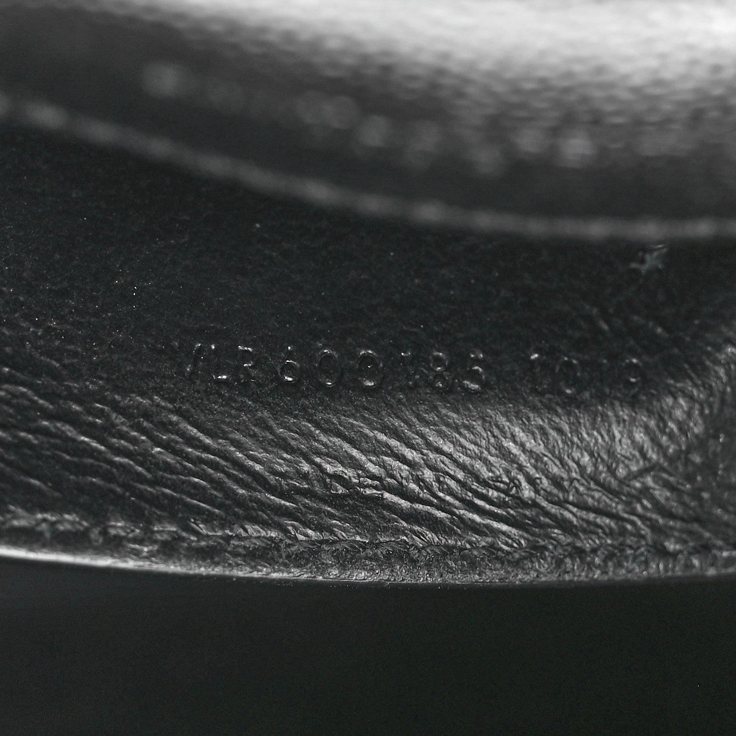 Saint Laurent Grain De Poudre Textured Mixed Matelasse Triquilt Medium Monogram Monochrome Satchel Black 8 of 12