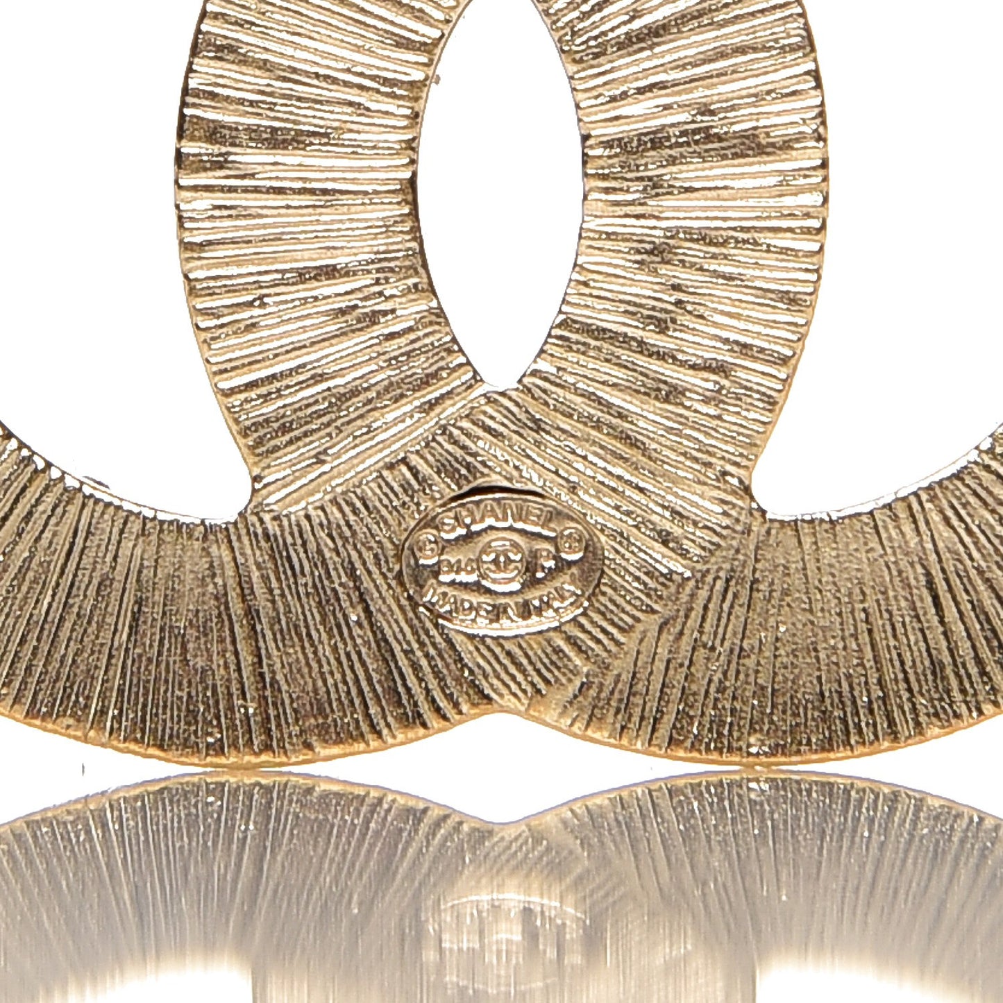 Metal Quilted CC Brooch Silver Gold