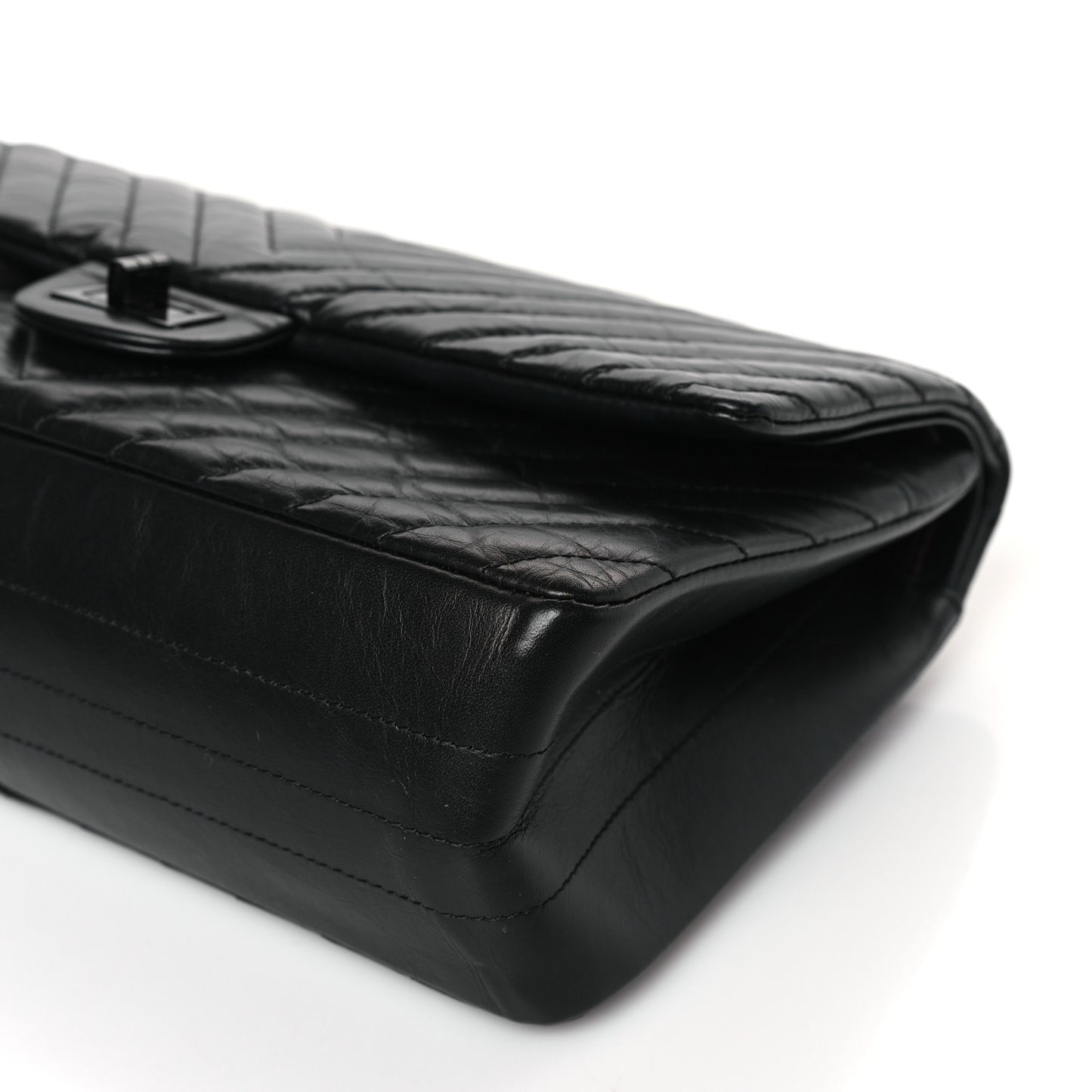 Aged Calfskin Chevron Quilted 2.55 Reissue 226 So Black