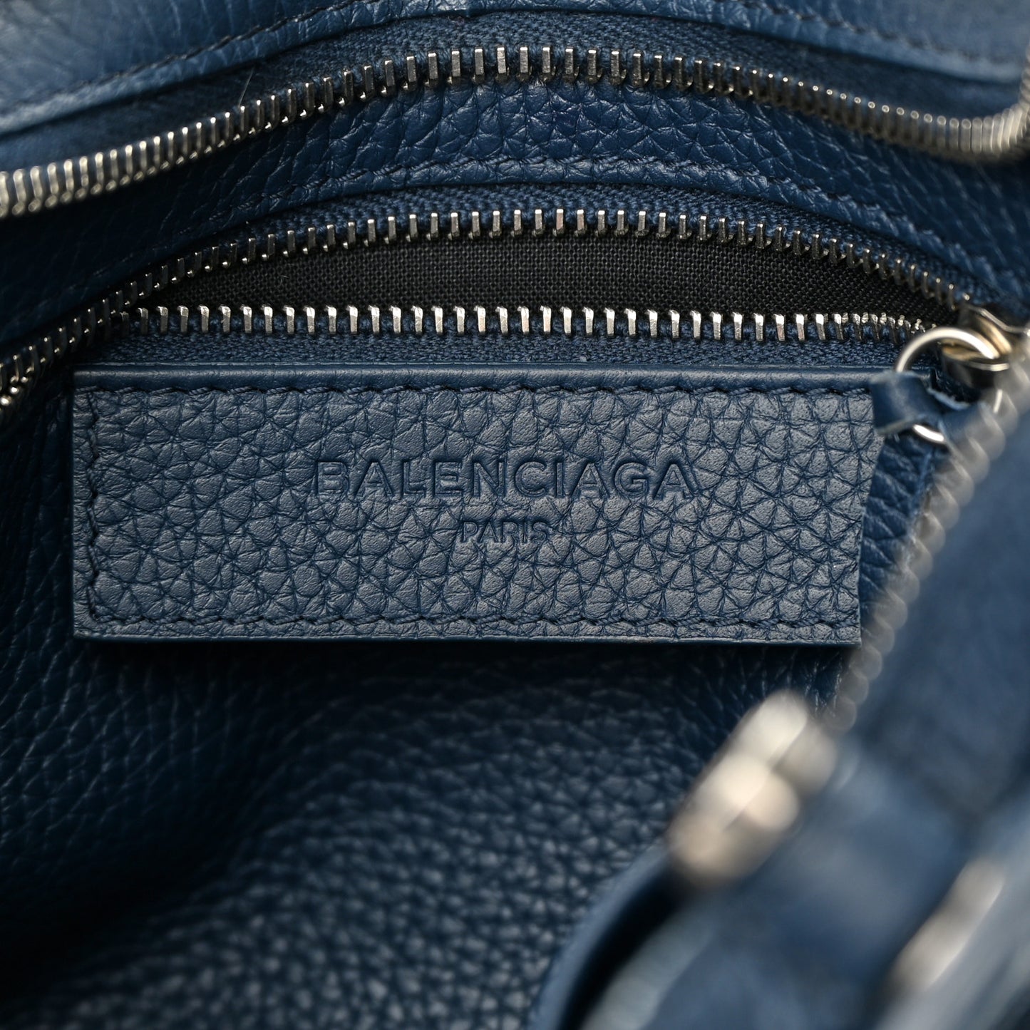 Veau Grana Perforated Blackout Hardware Nano City Bleu Profond