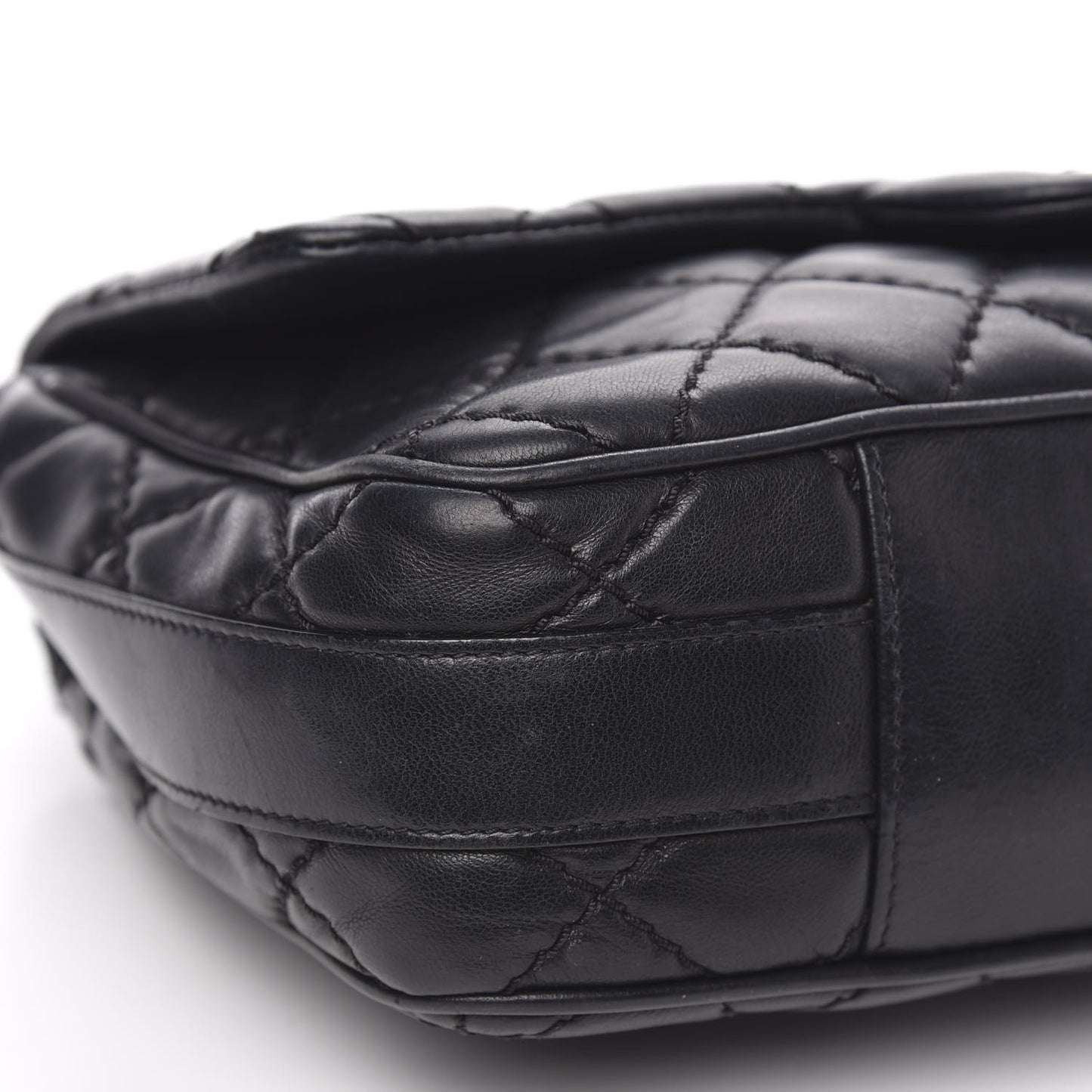 Lambskin Quilted Medium Easy Carry Flap Black