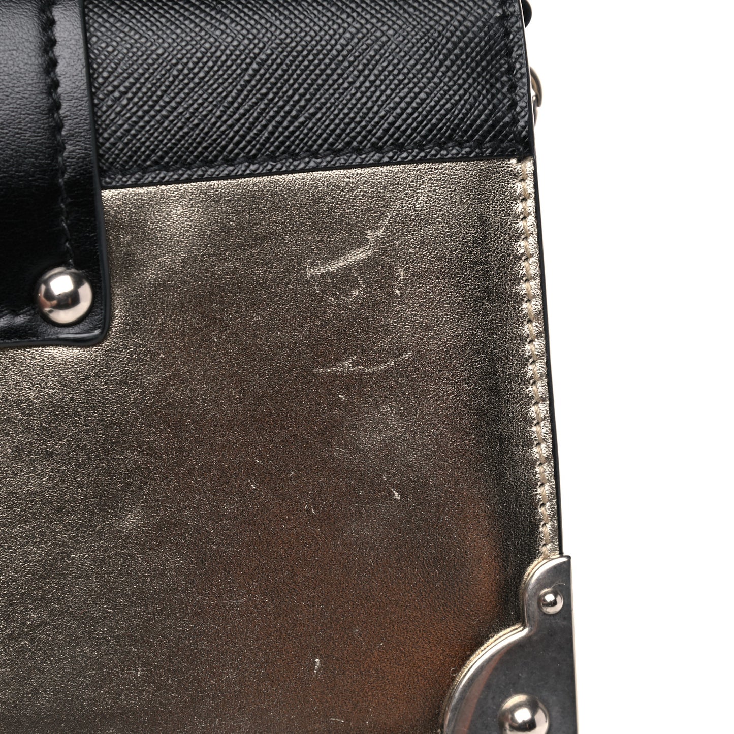 Metallic City Calf Saffiano Cahier Bag Pirite Black