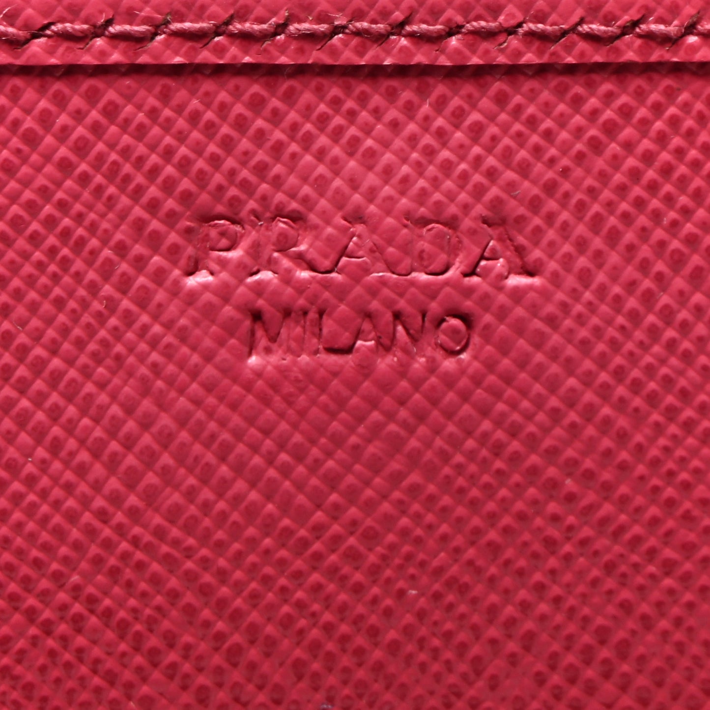 Saffiano Metal Oro Chain Wallet Peonia