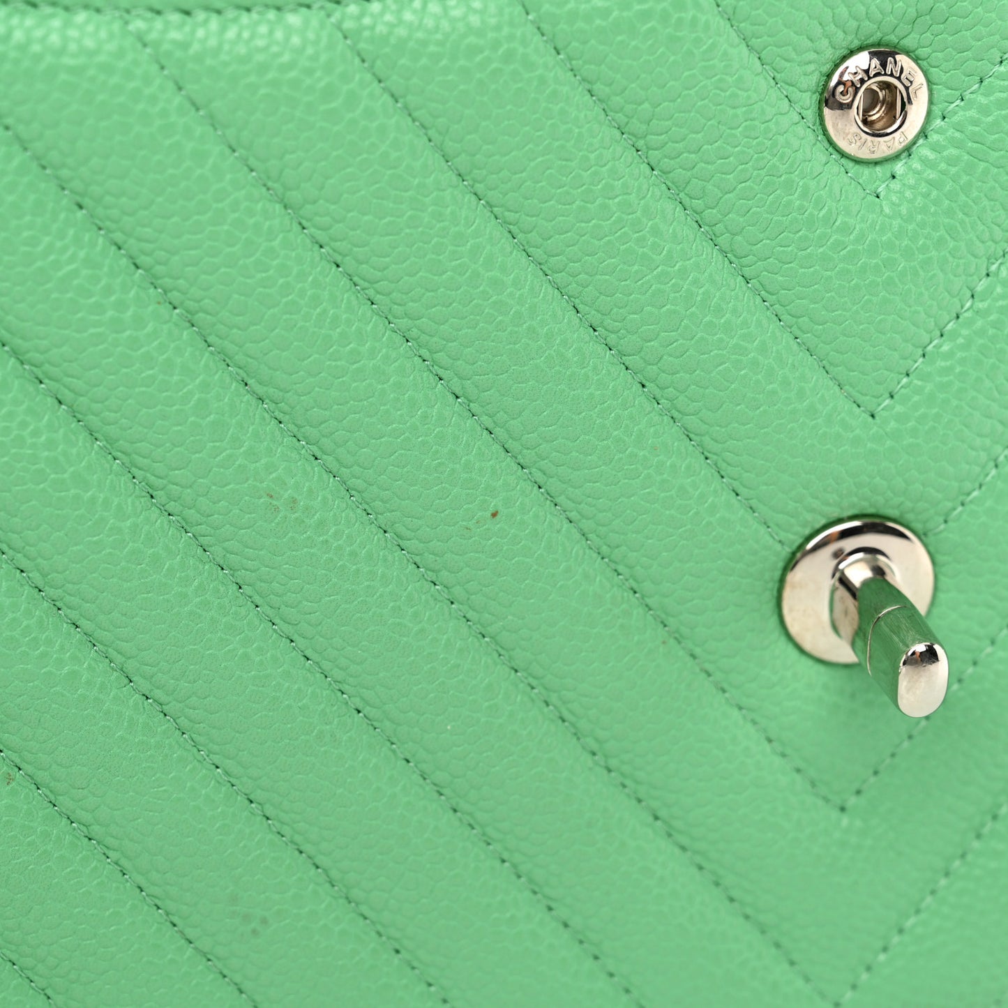 Caviar Chevron Quilted Jumbo Double Flap Green