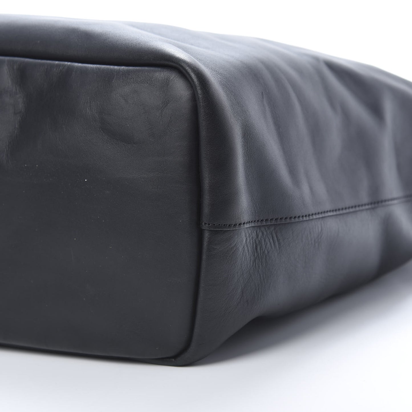 Calfskin Medium Antigona Tote Black Red